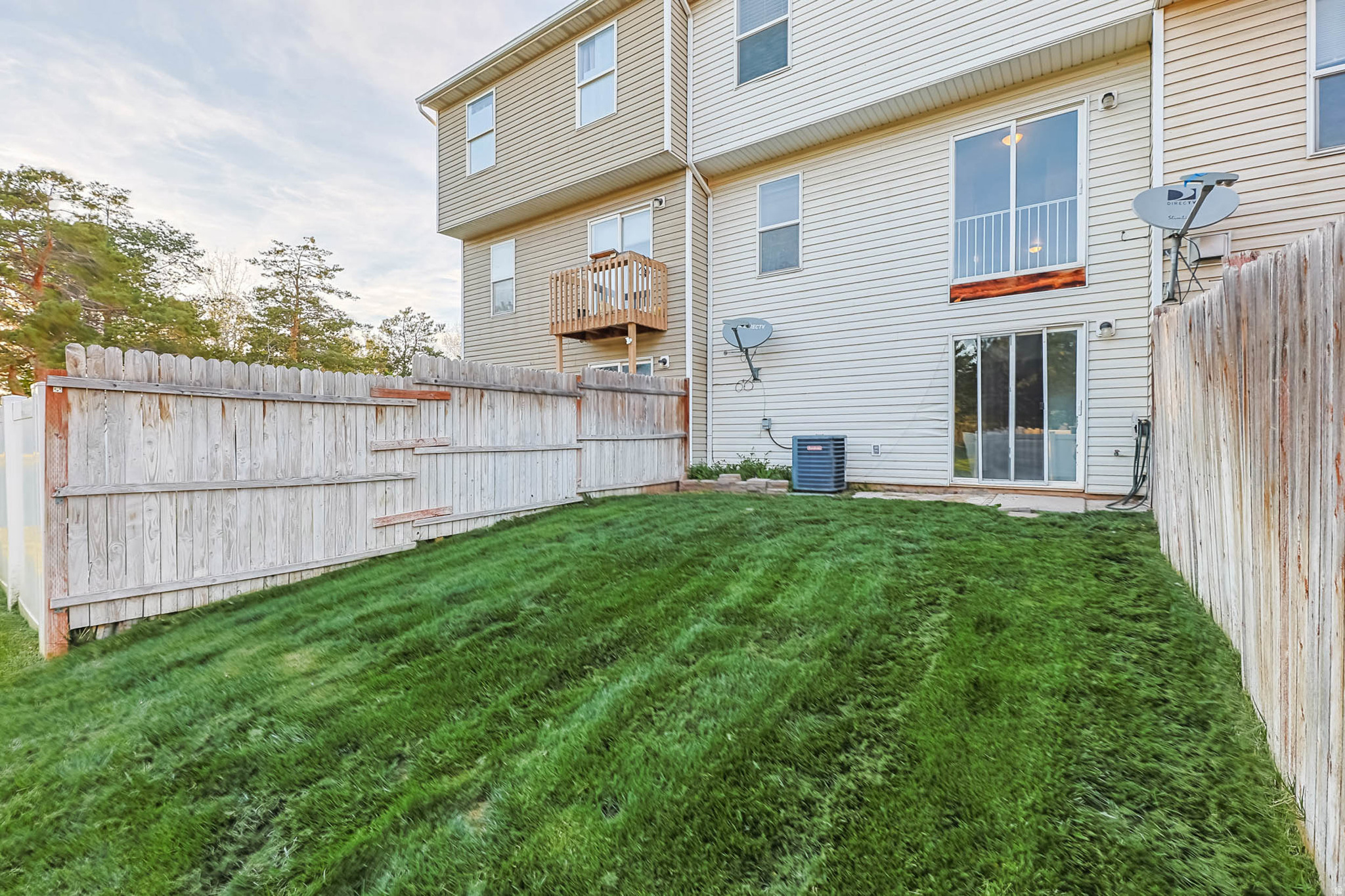 main property photo 28