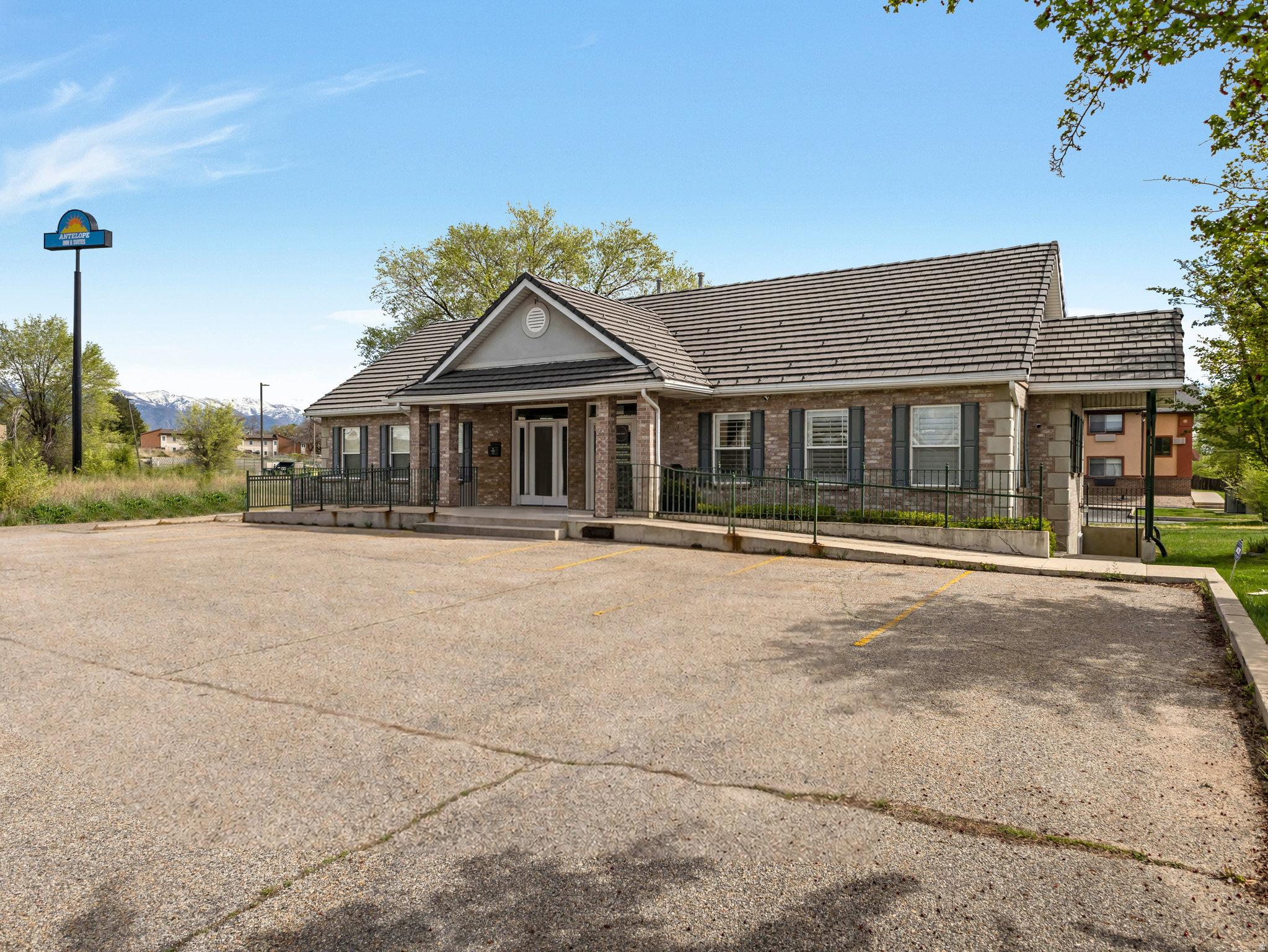 main property photo 10