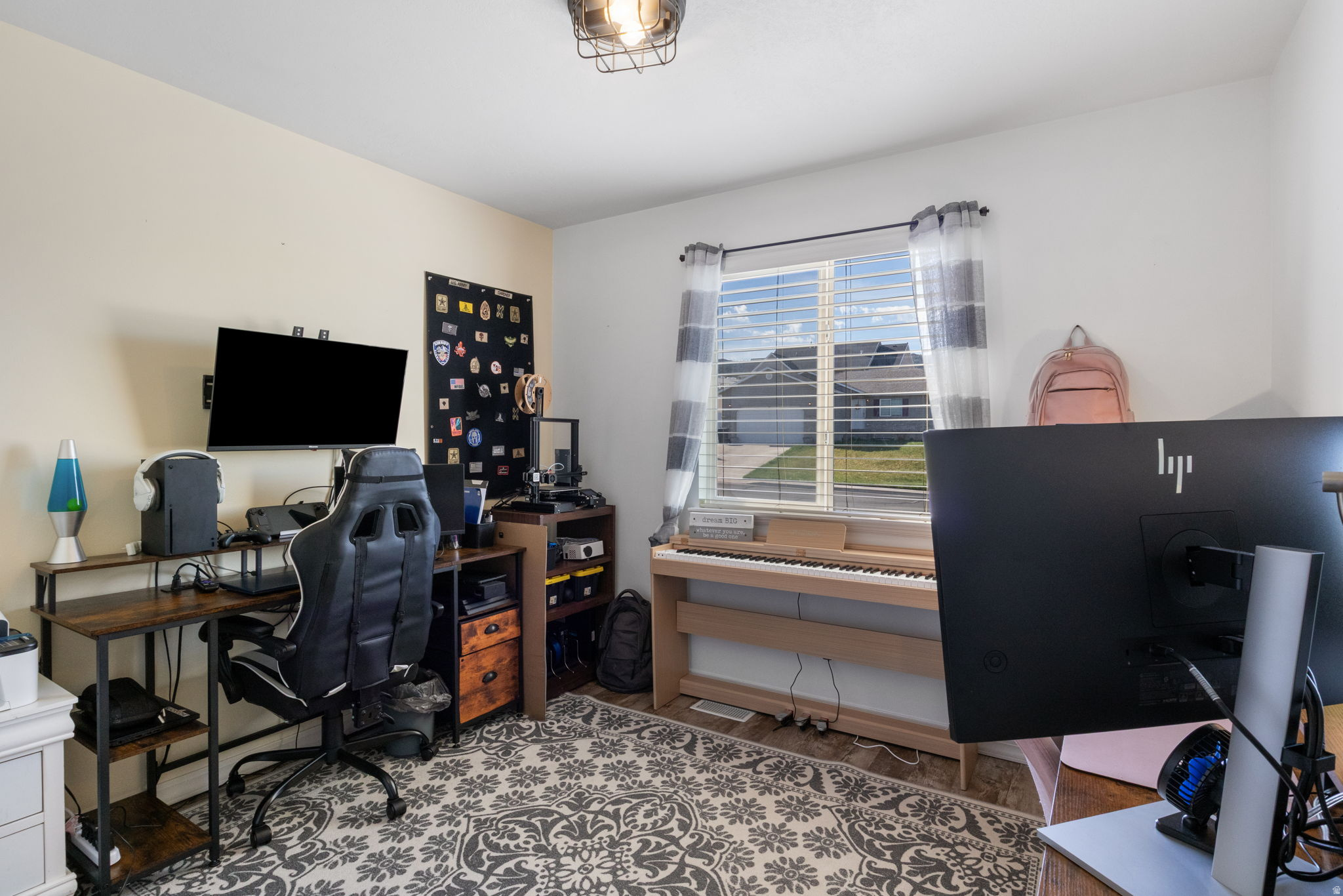 main property photo 18