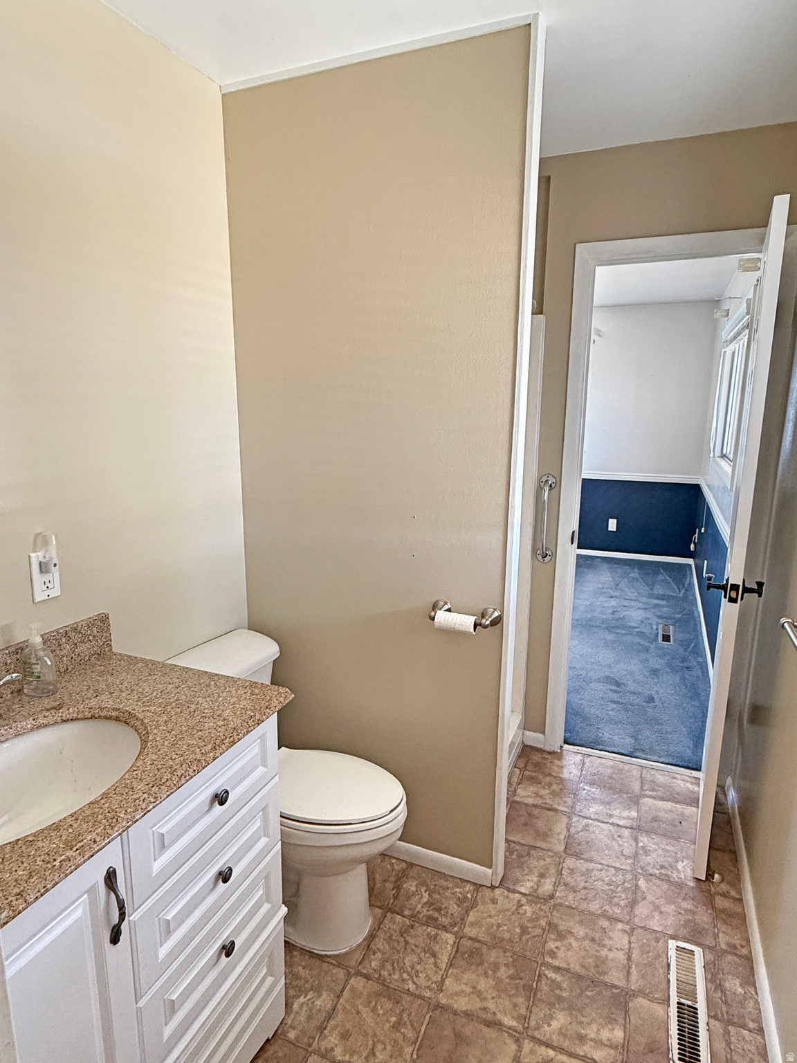 main property photo 12