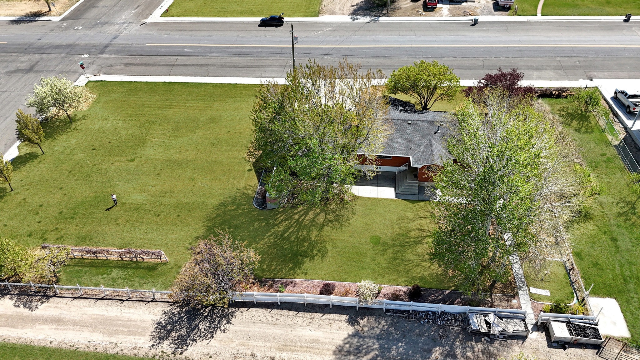 main property photo 45