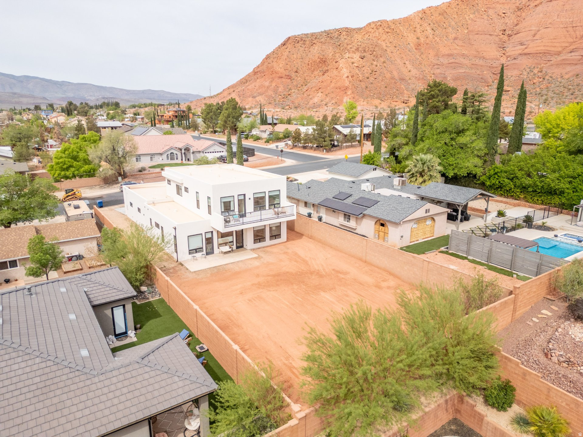 main property photo 43