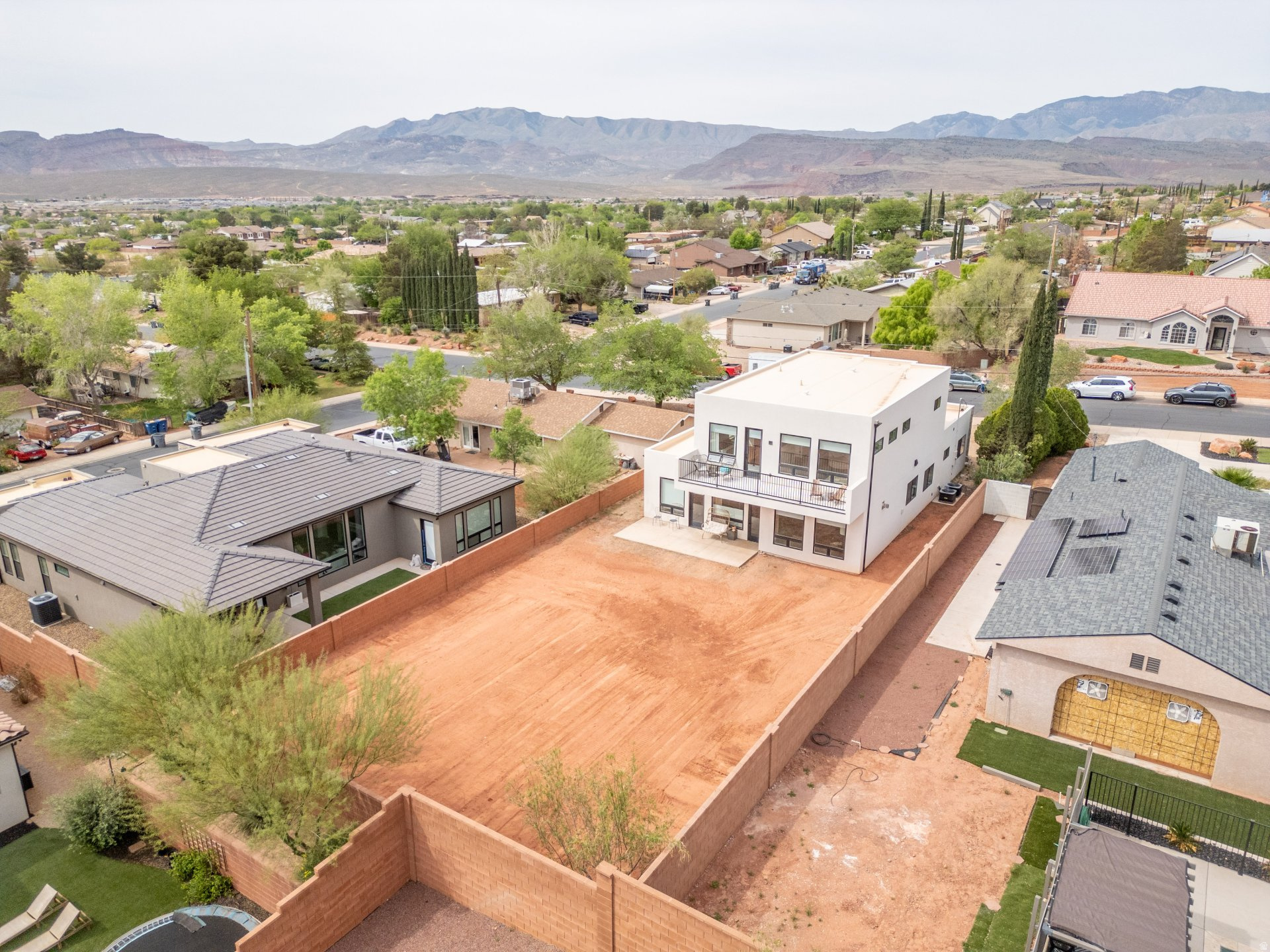 main property photo 50