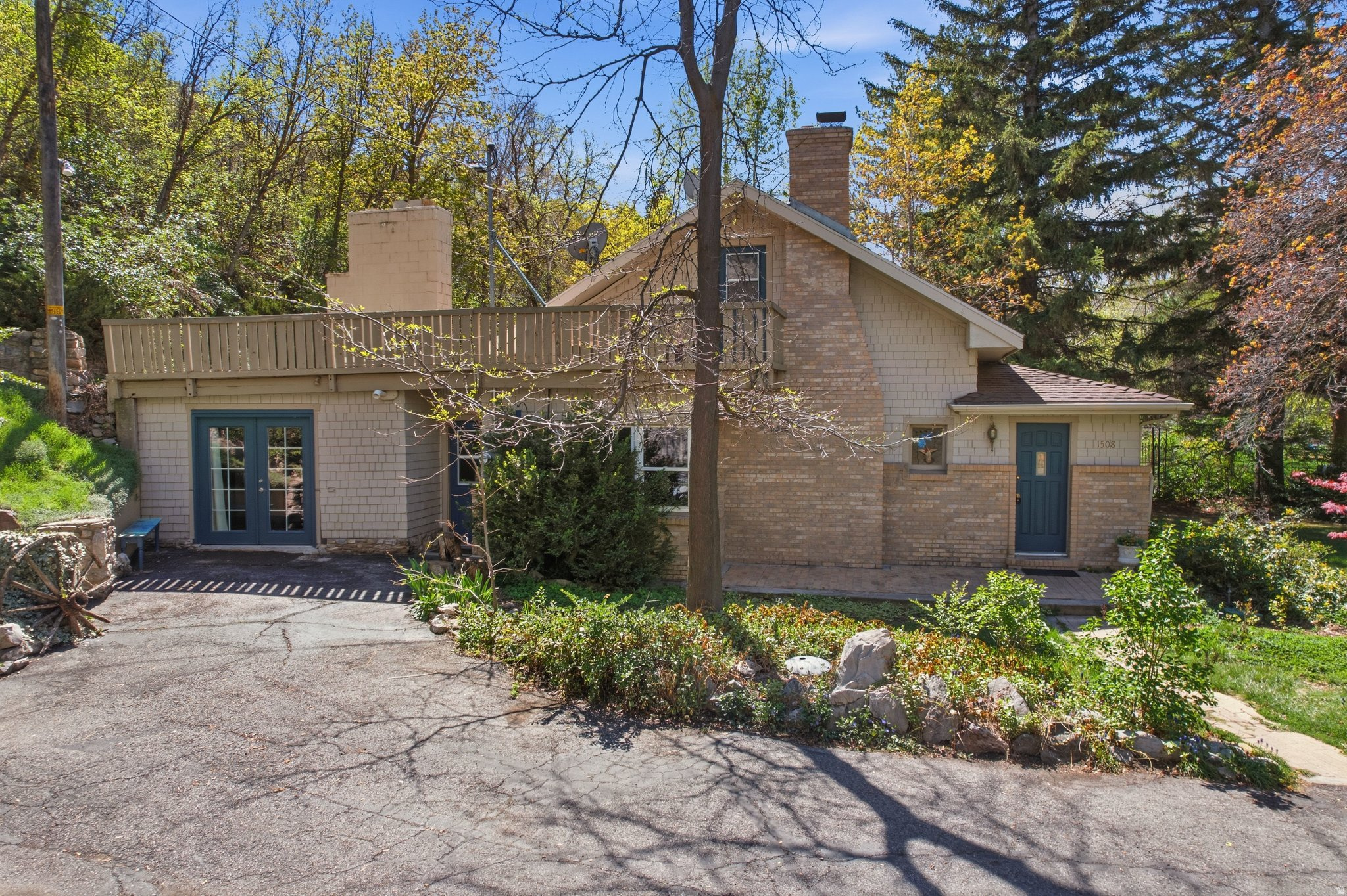 main property photo 2