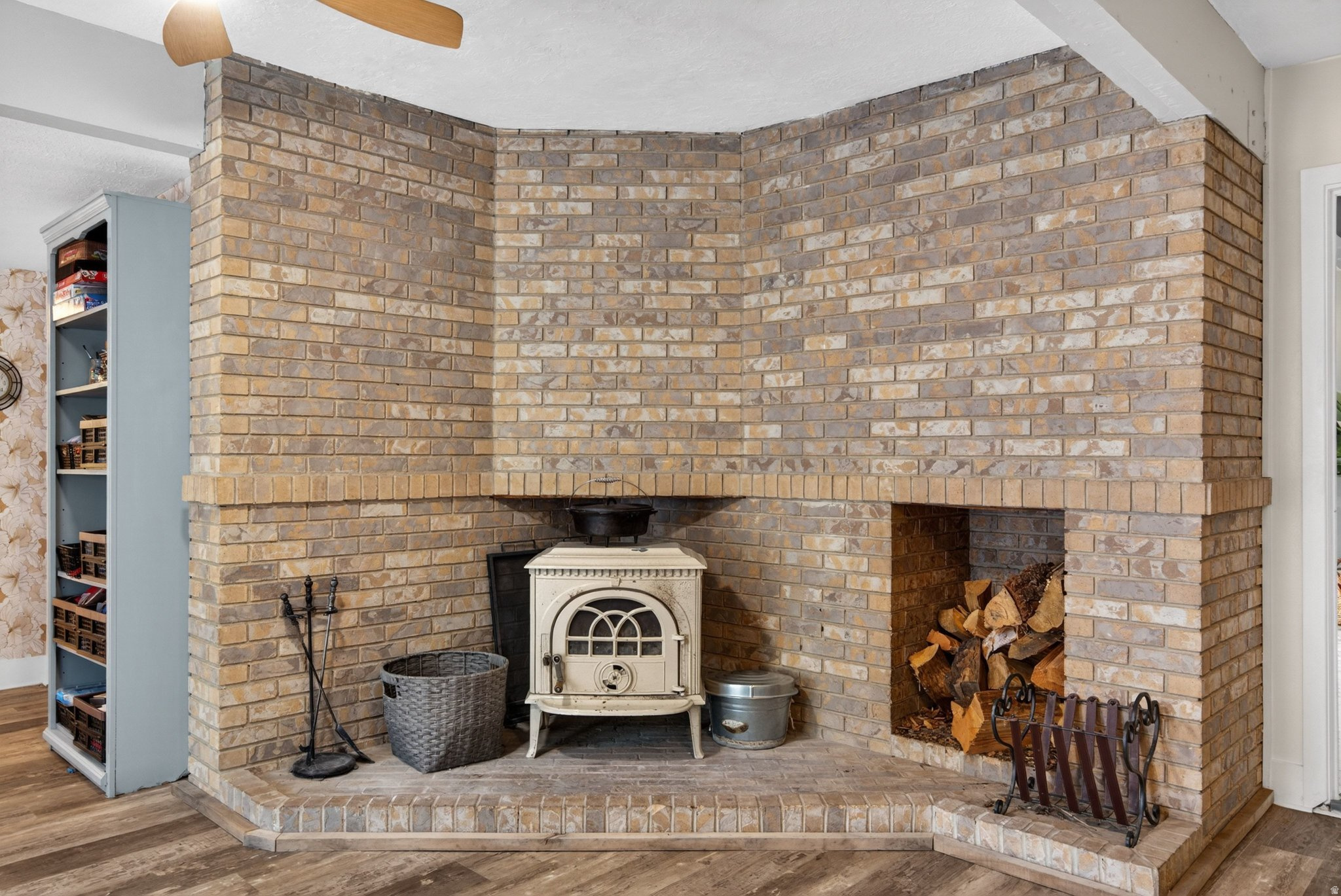 main property photo 25