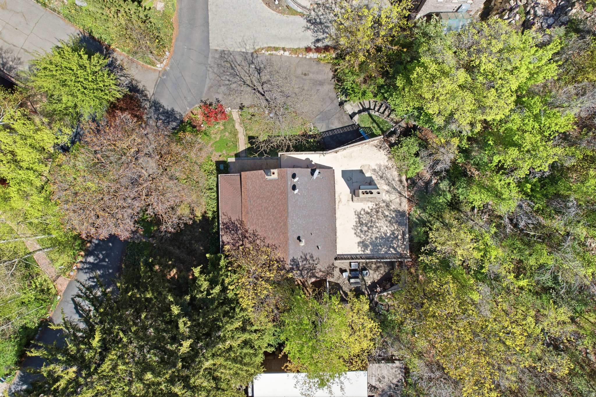 main property photo 50