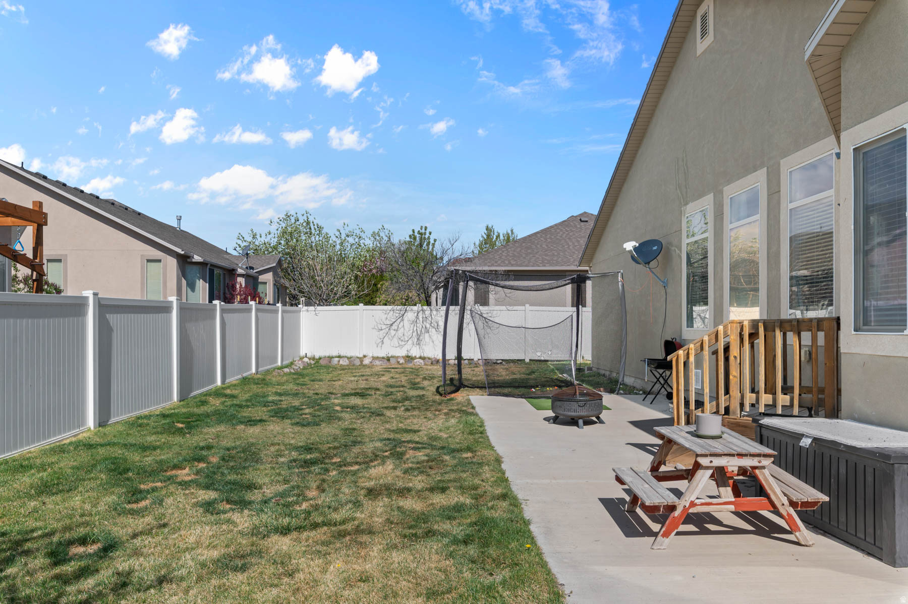 main property photo 23