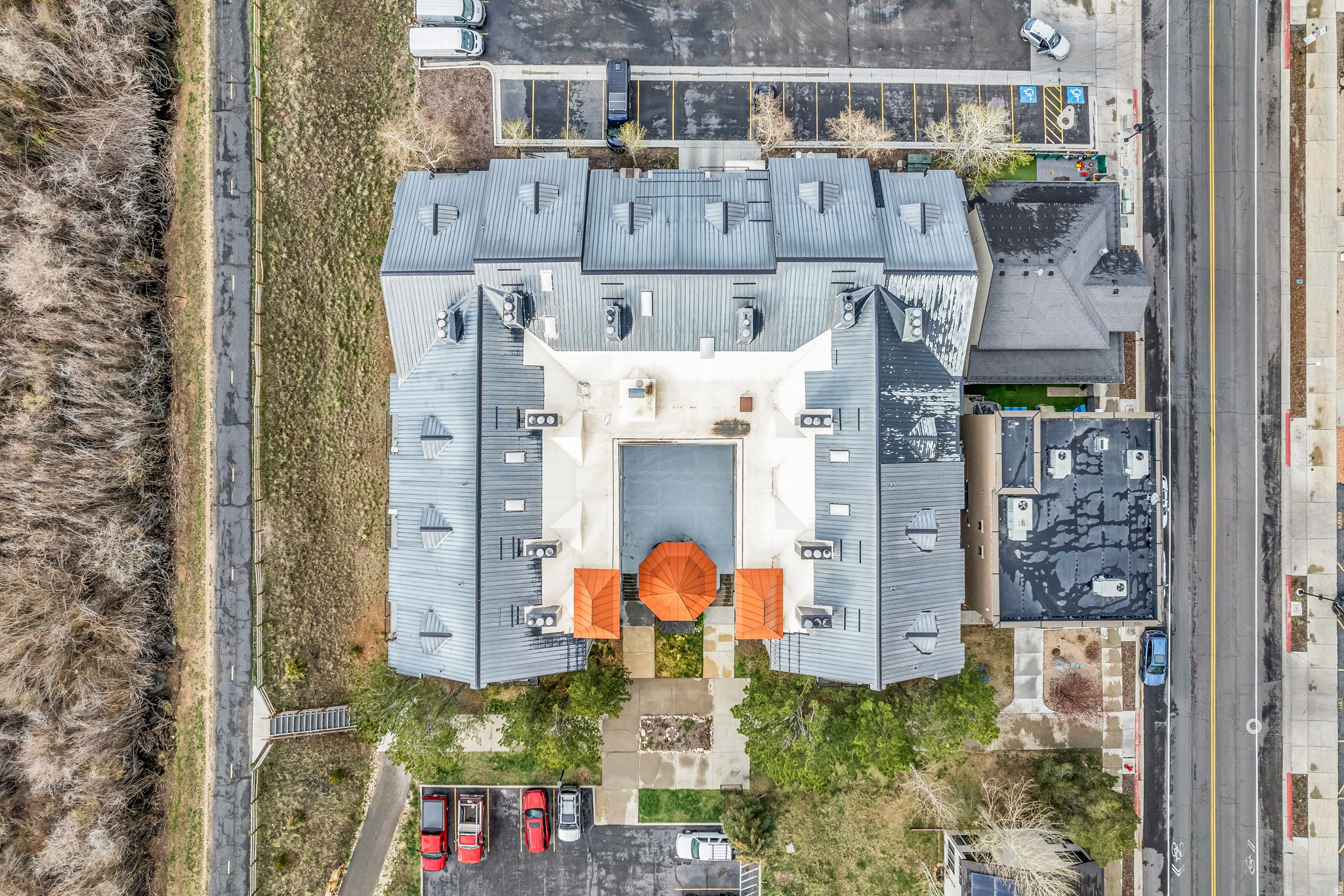 main property photo 40