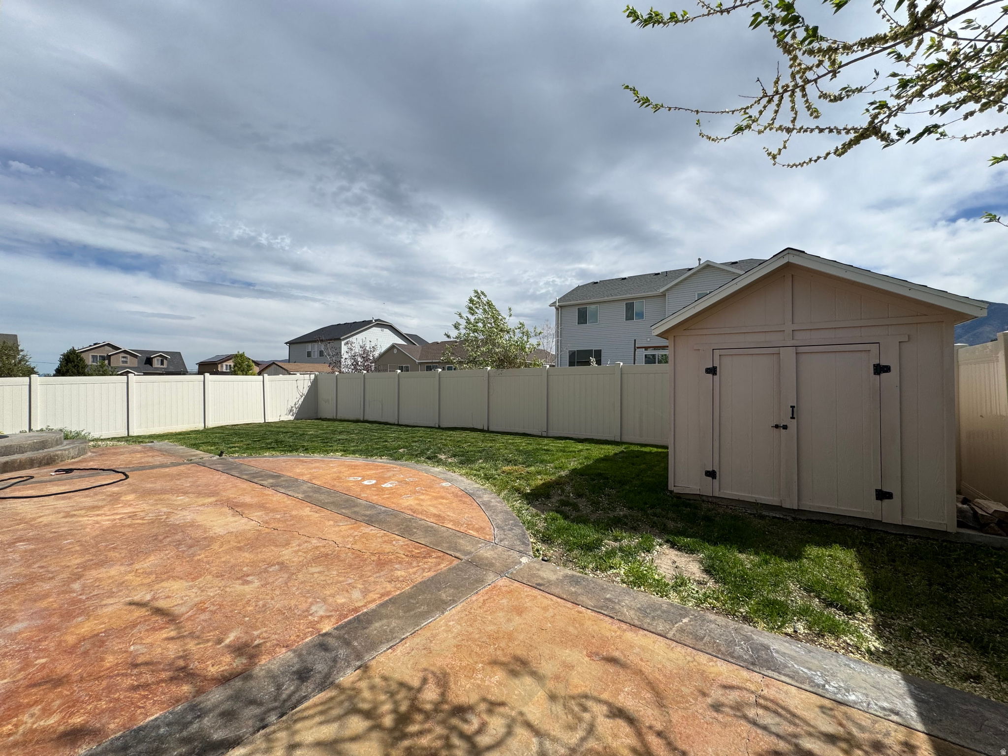 main property photo 13
