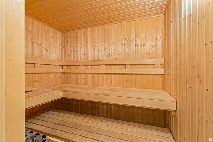 main property photo 78