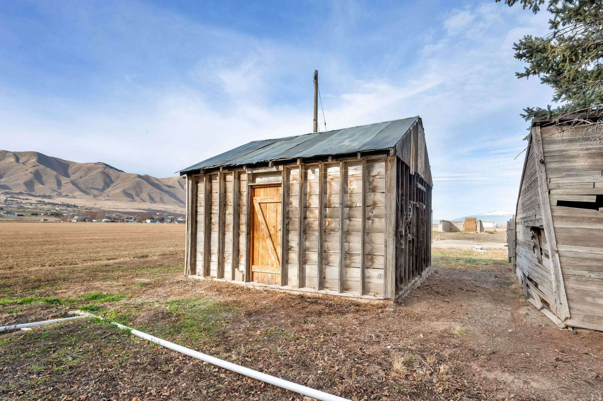 main property photo 33