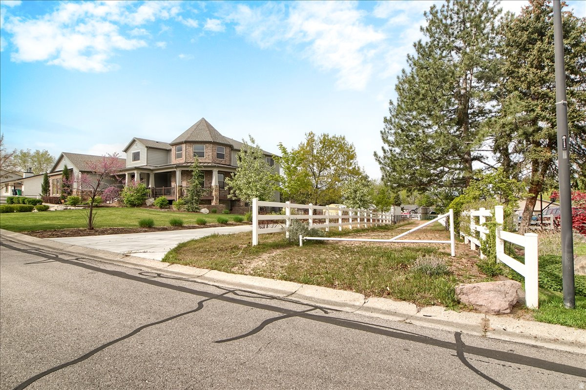 main property photo 51