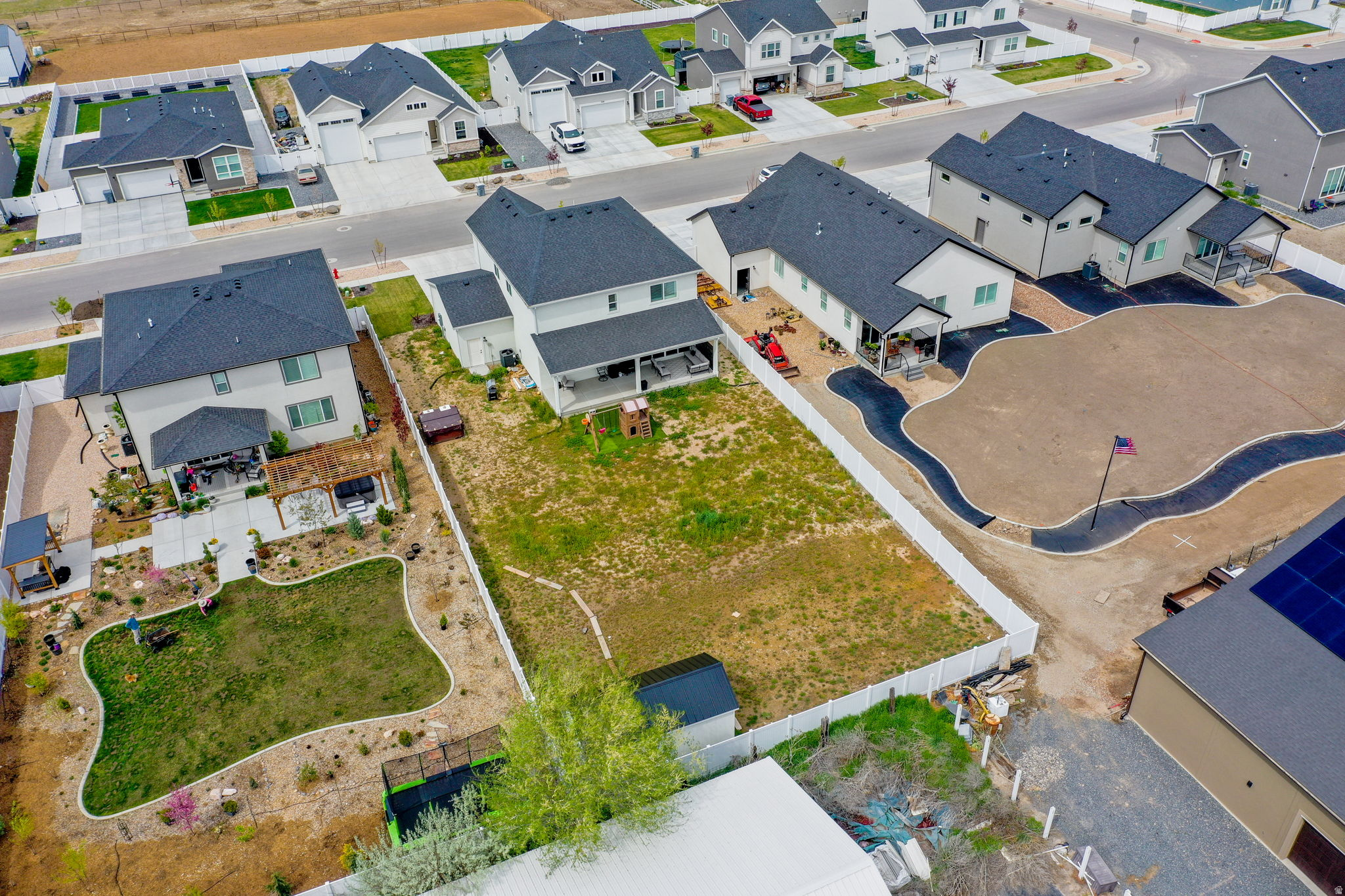 main property photo 35
