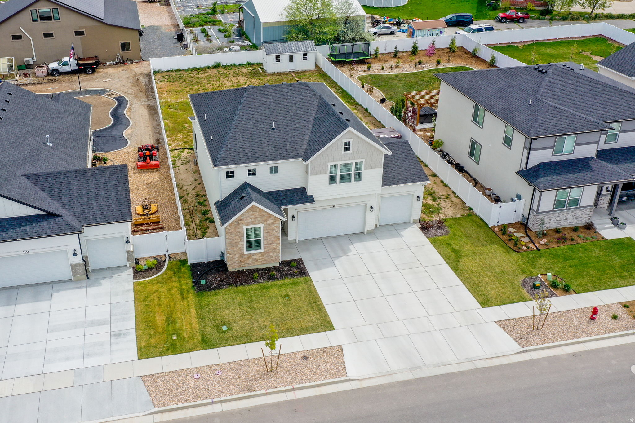 main property photo 37