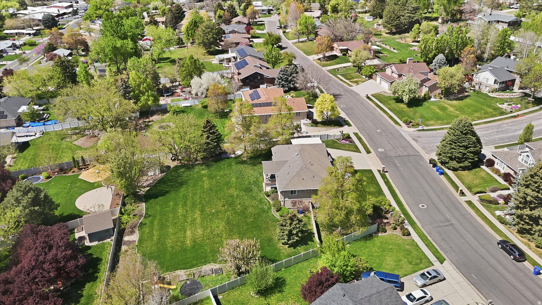 main property photo 36