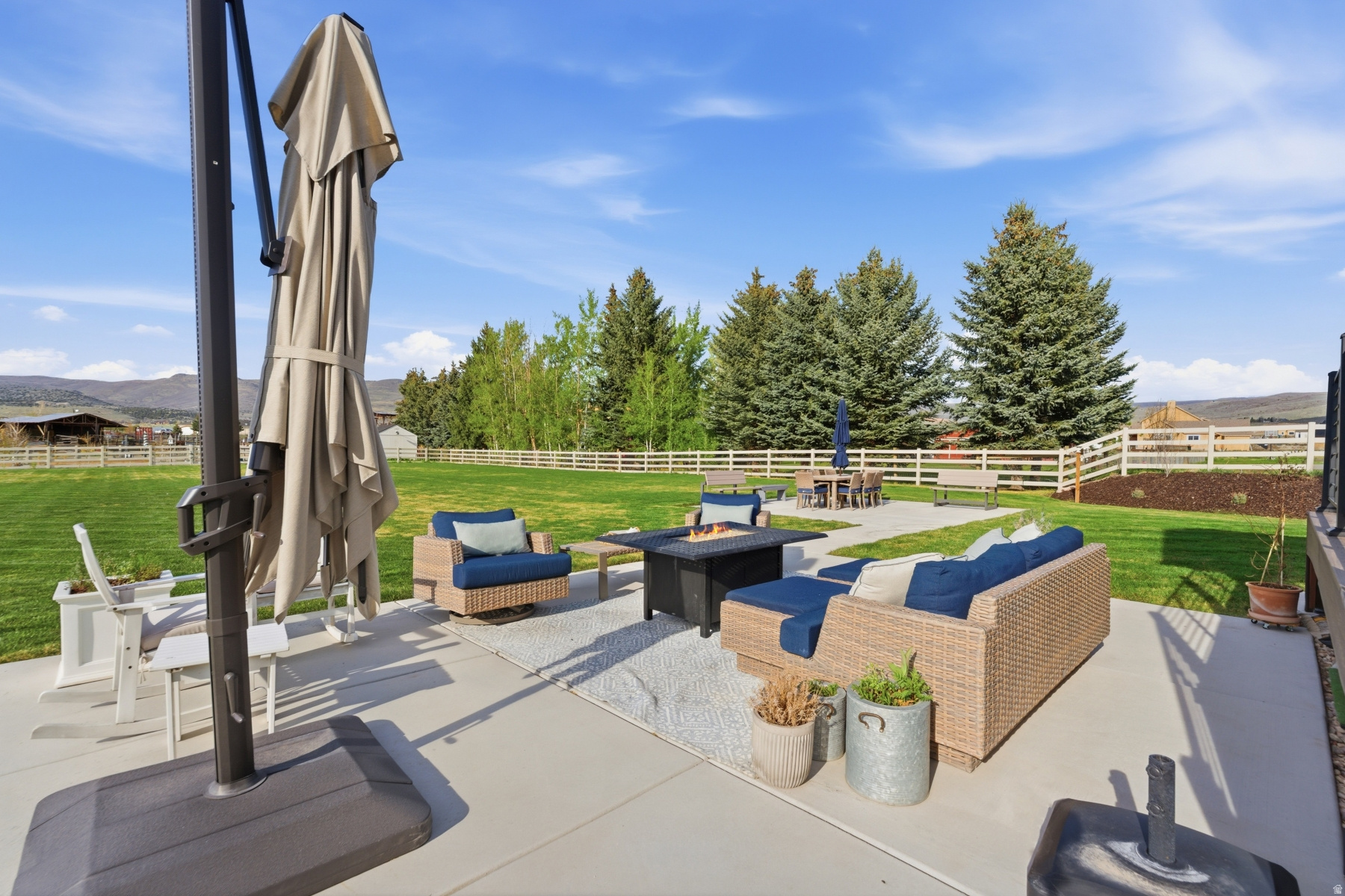 main property photo 90