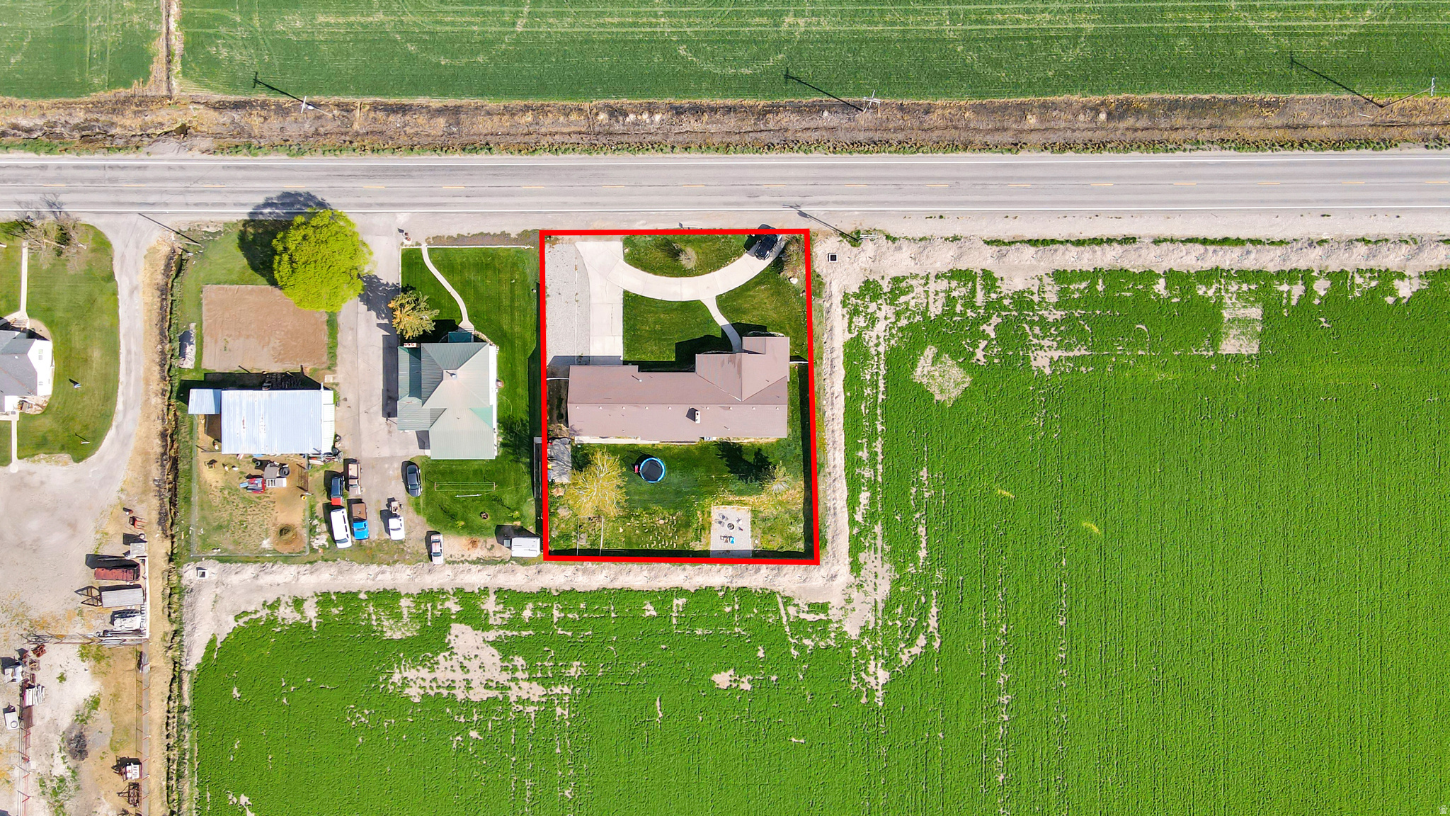 main property photo 34