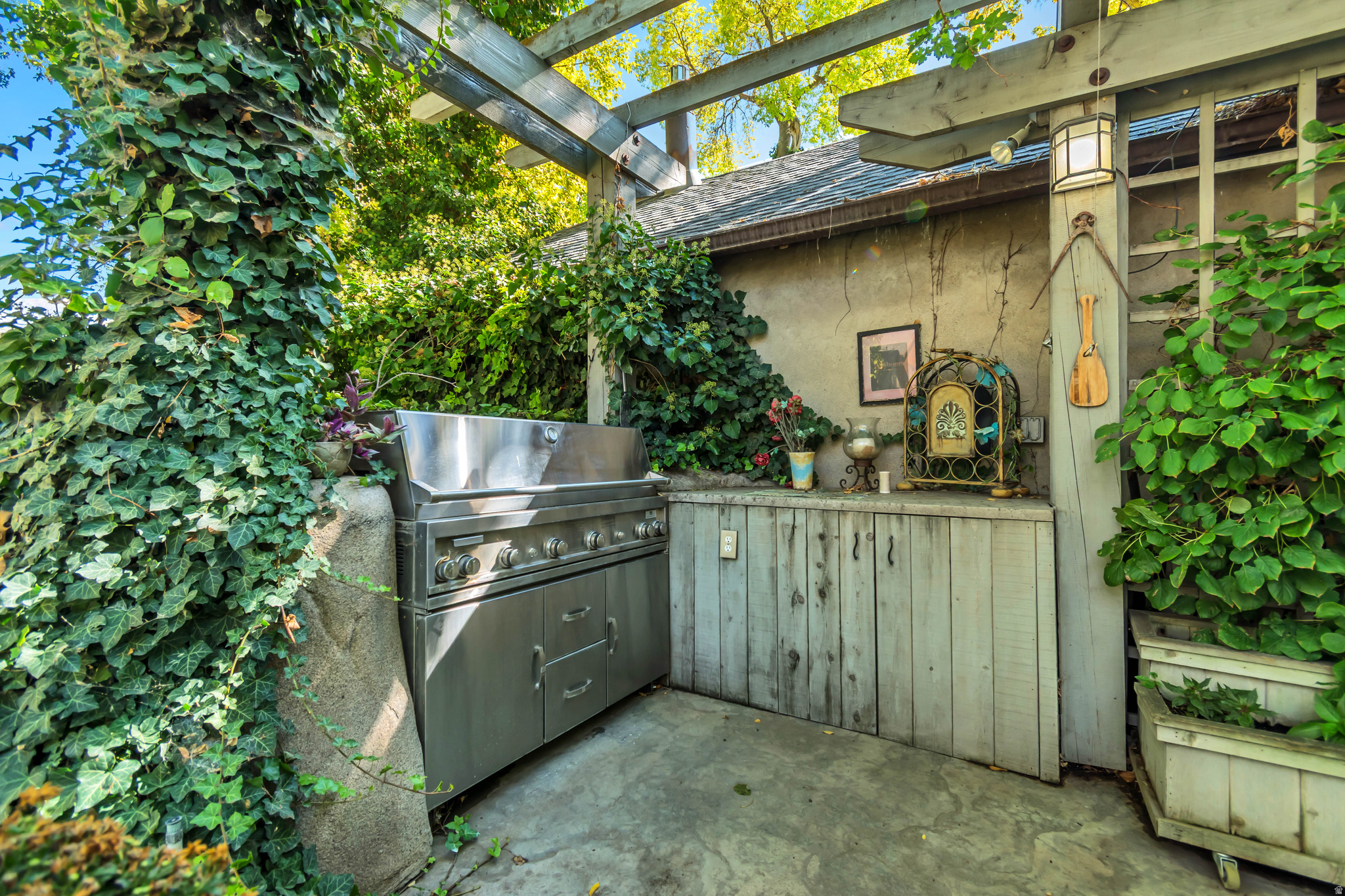 main property photo 35