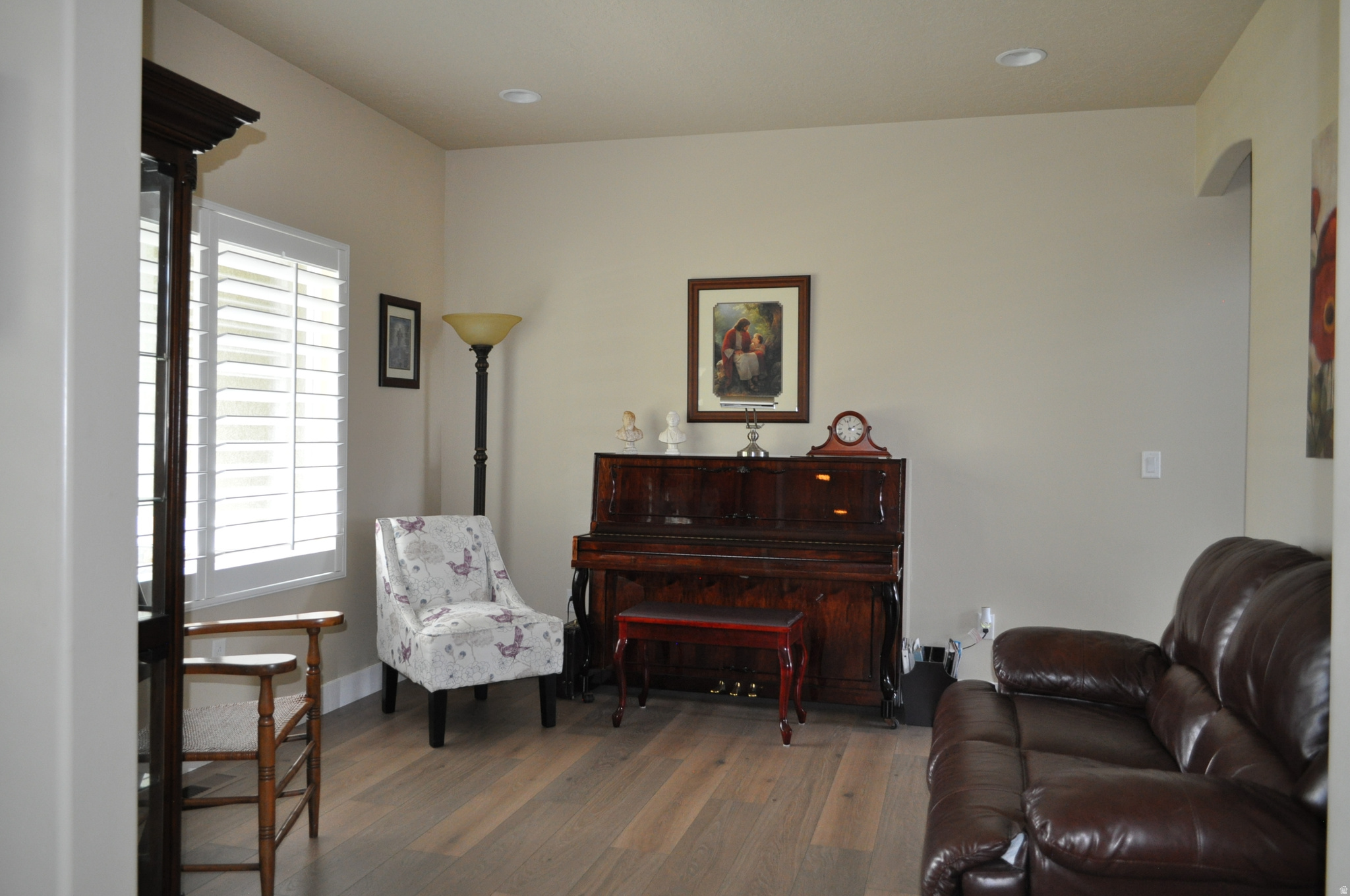 main property photo 6