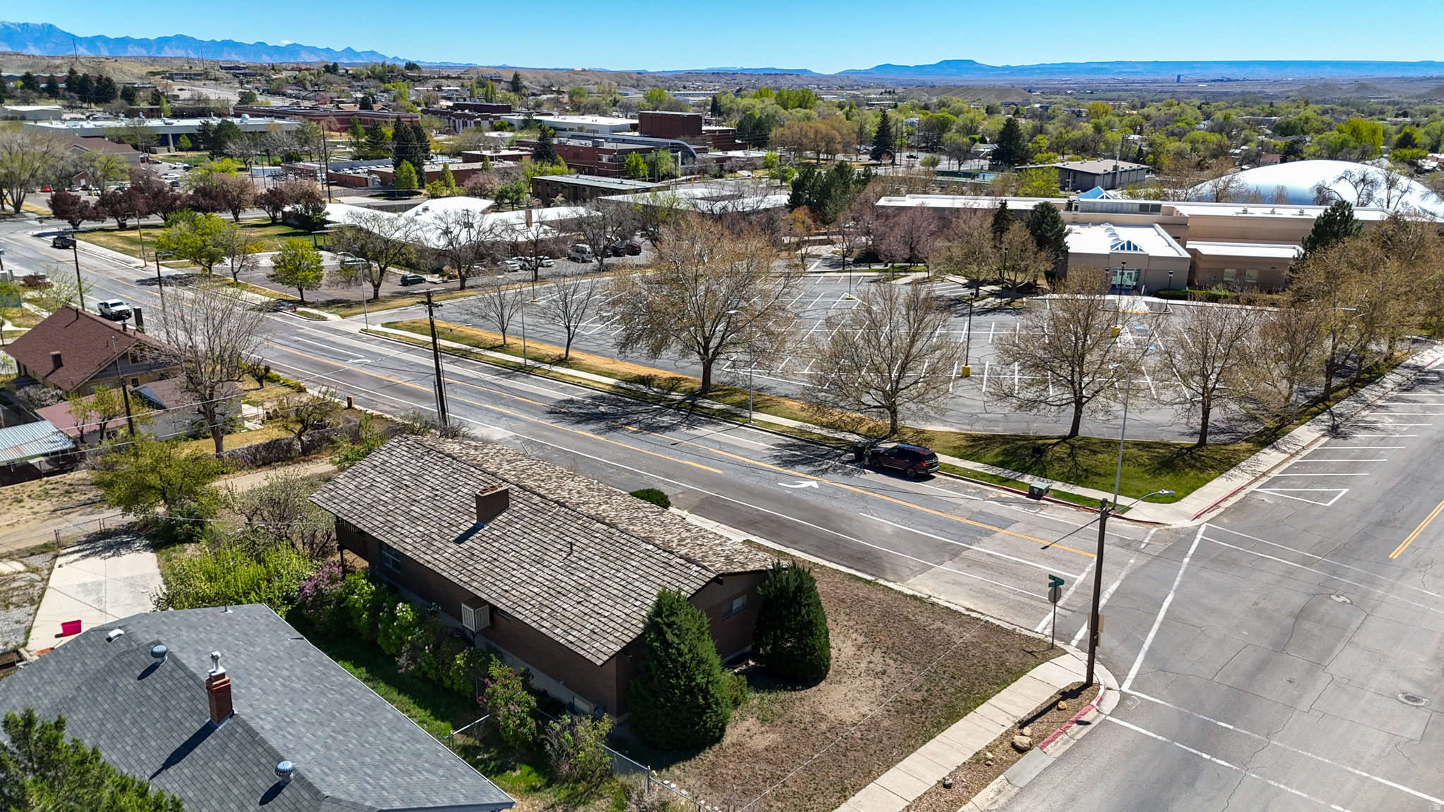main property photo 25