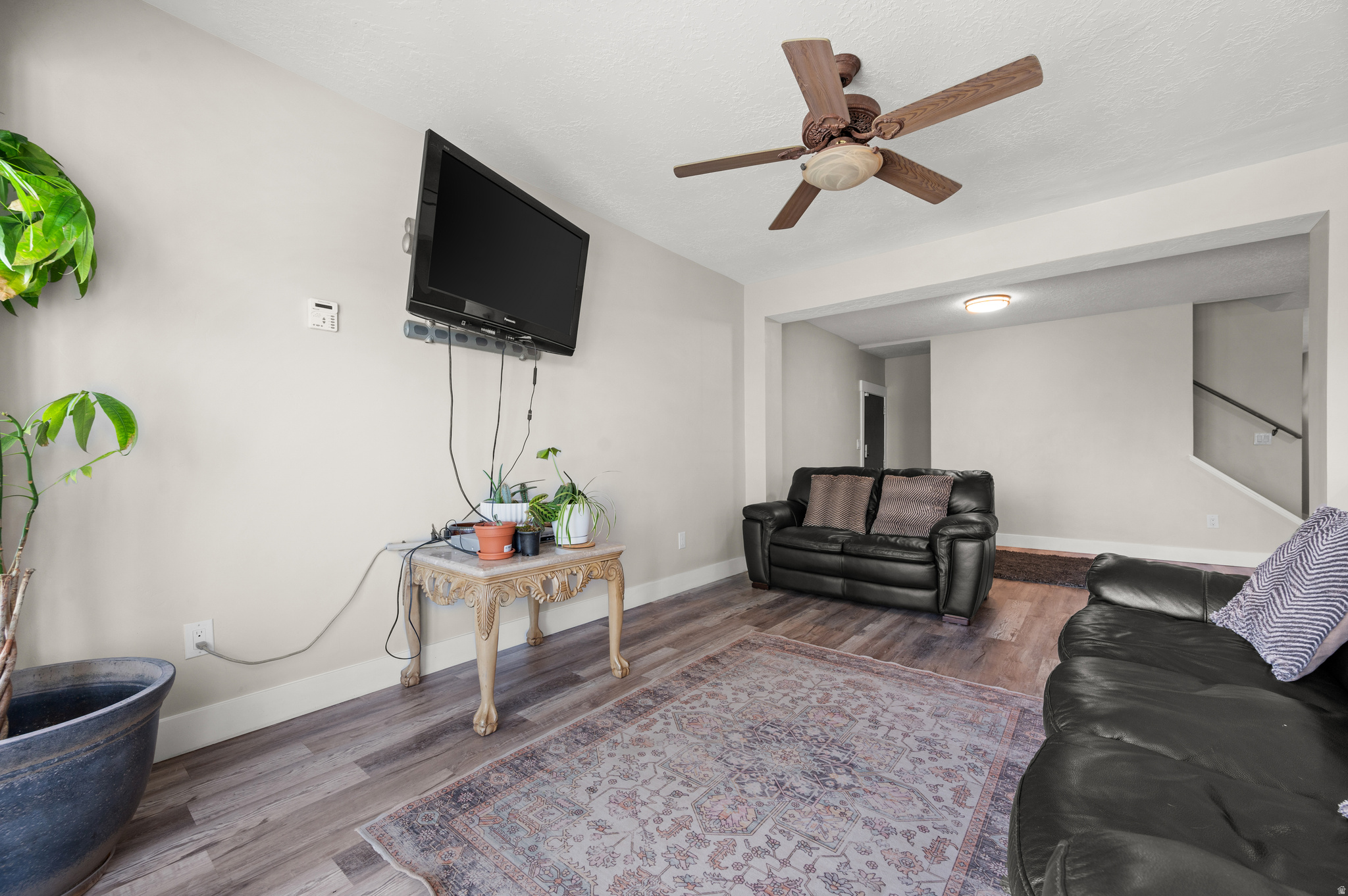 main property photo 9