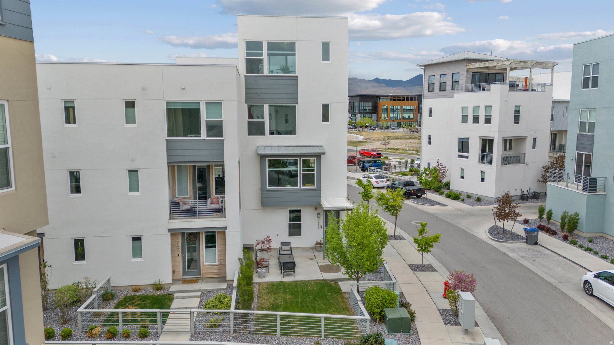 main property photo 31
