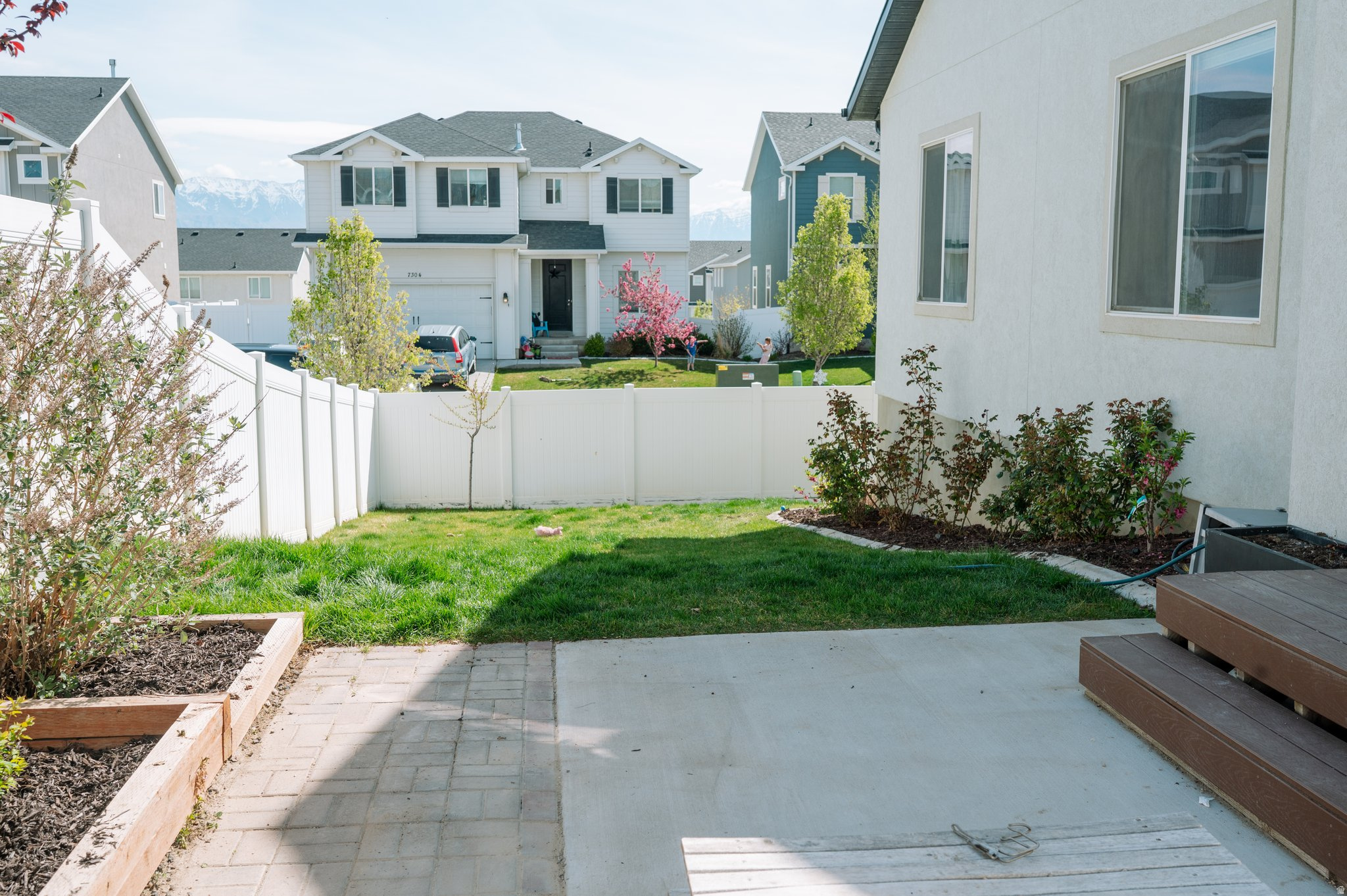 main property photo 78