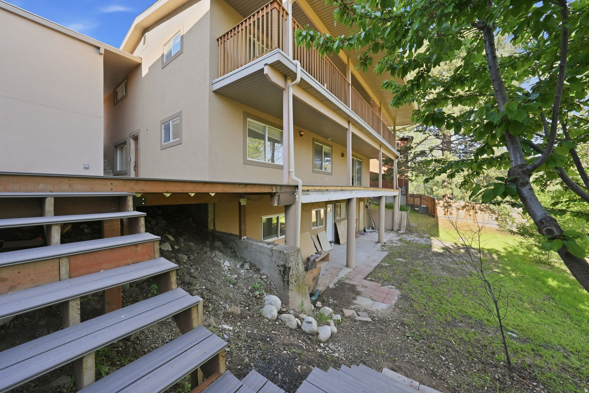main property photo 28