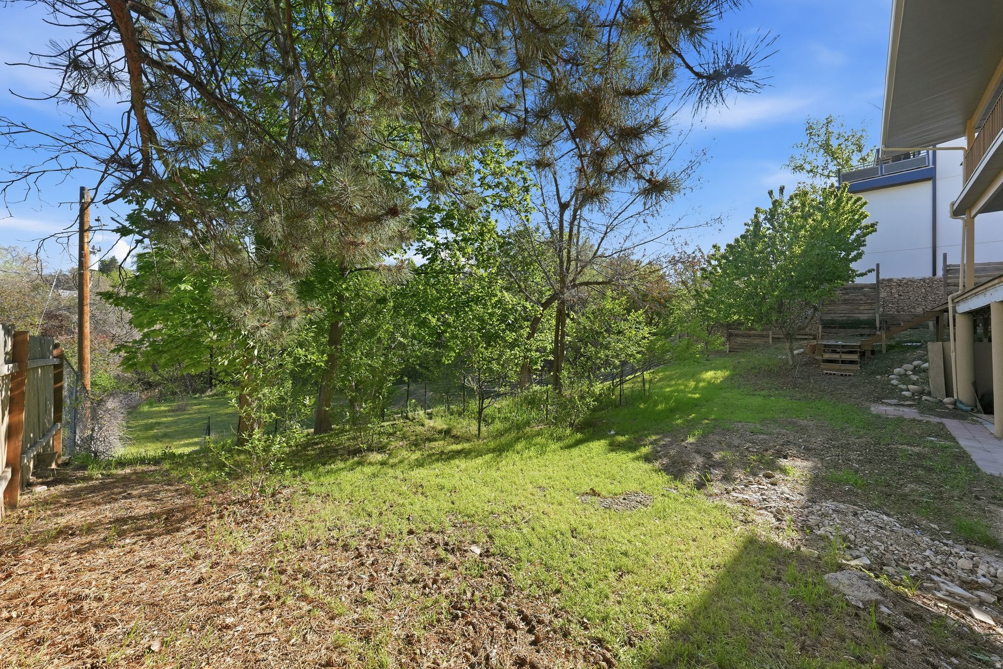 main property photo 32