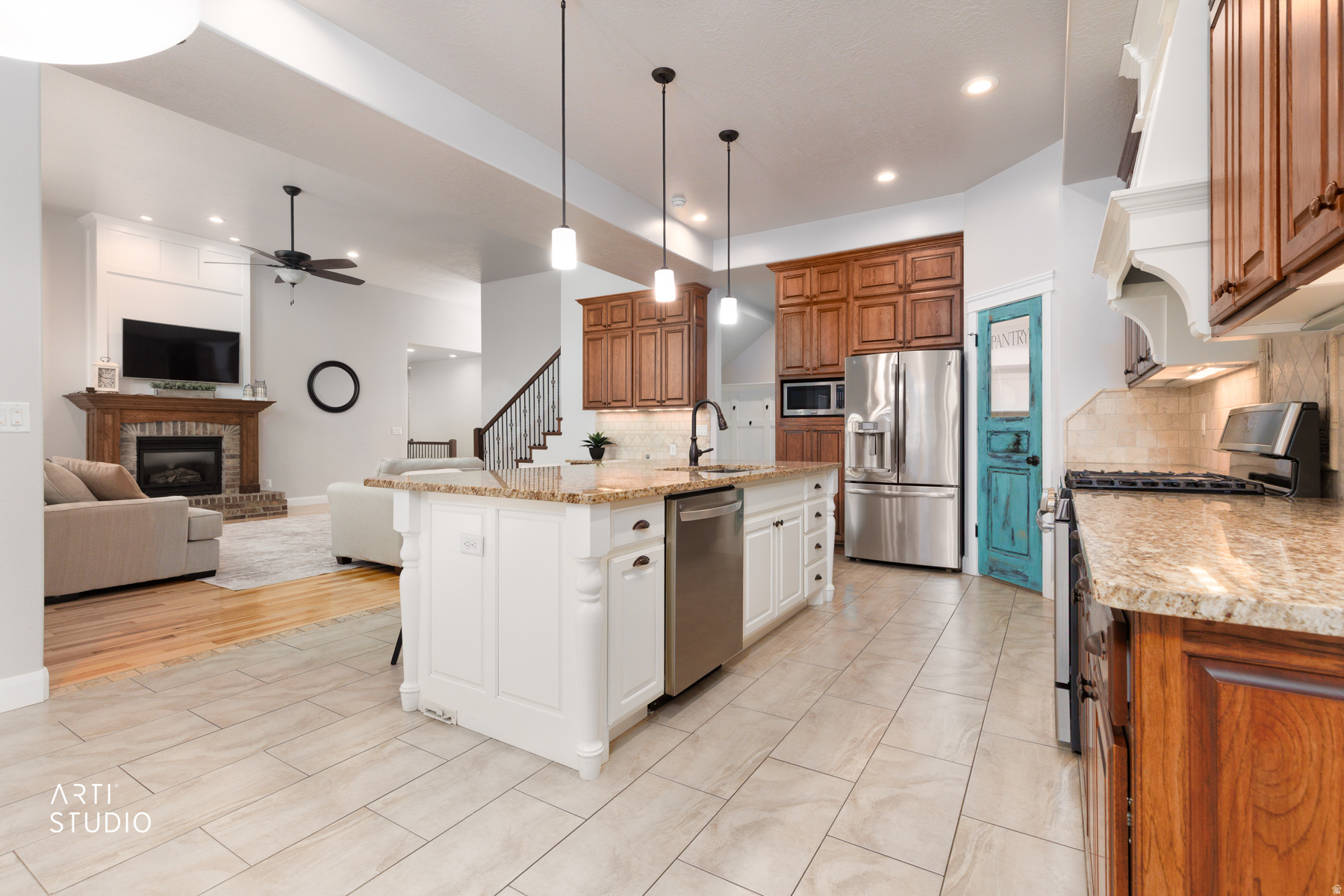 main property photo 13