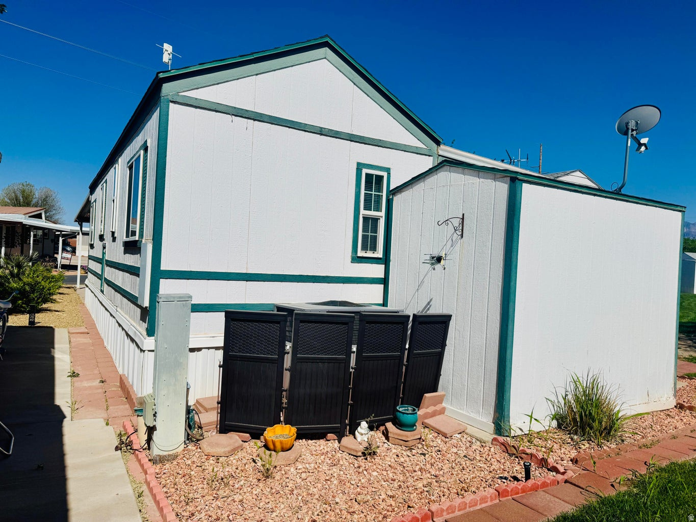 main property photo 20