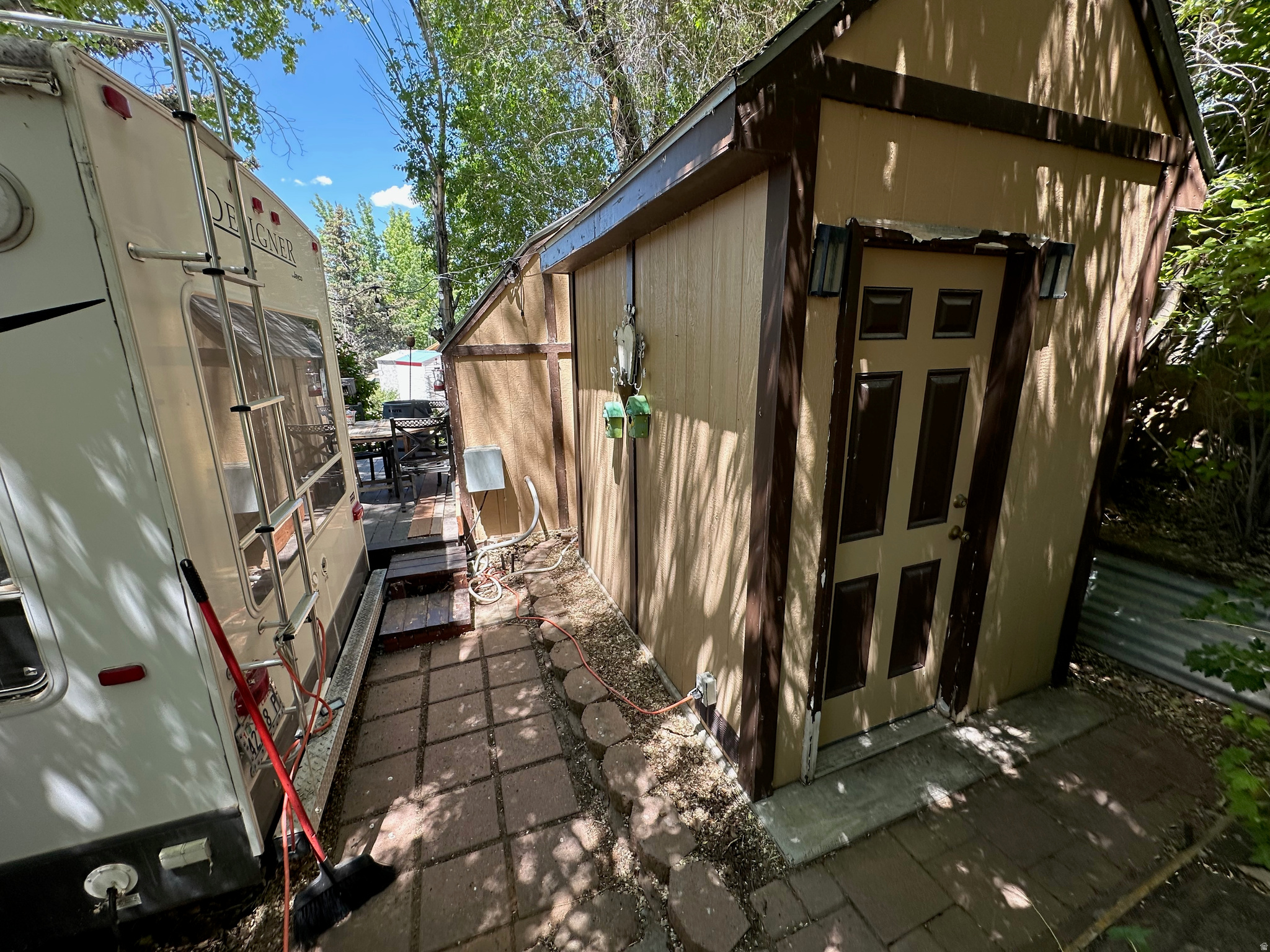 main property photo 17