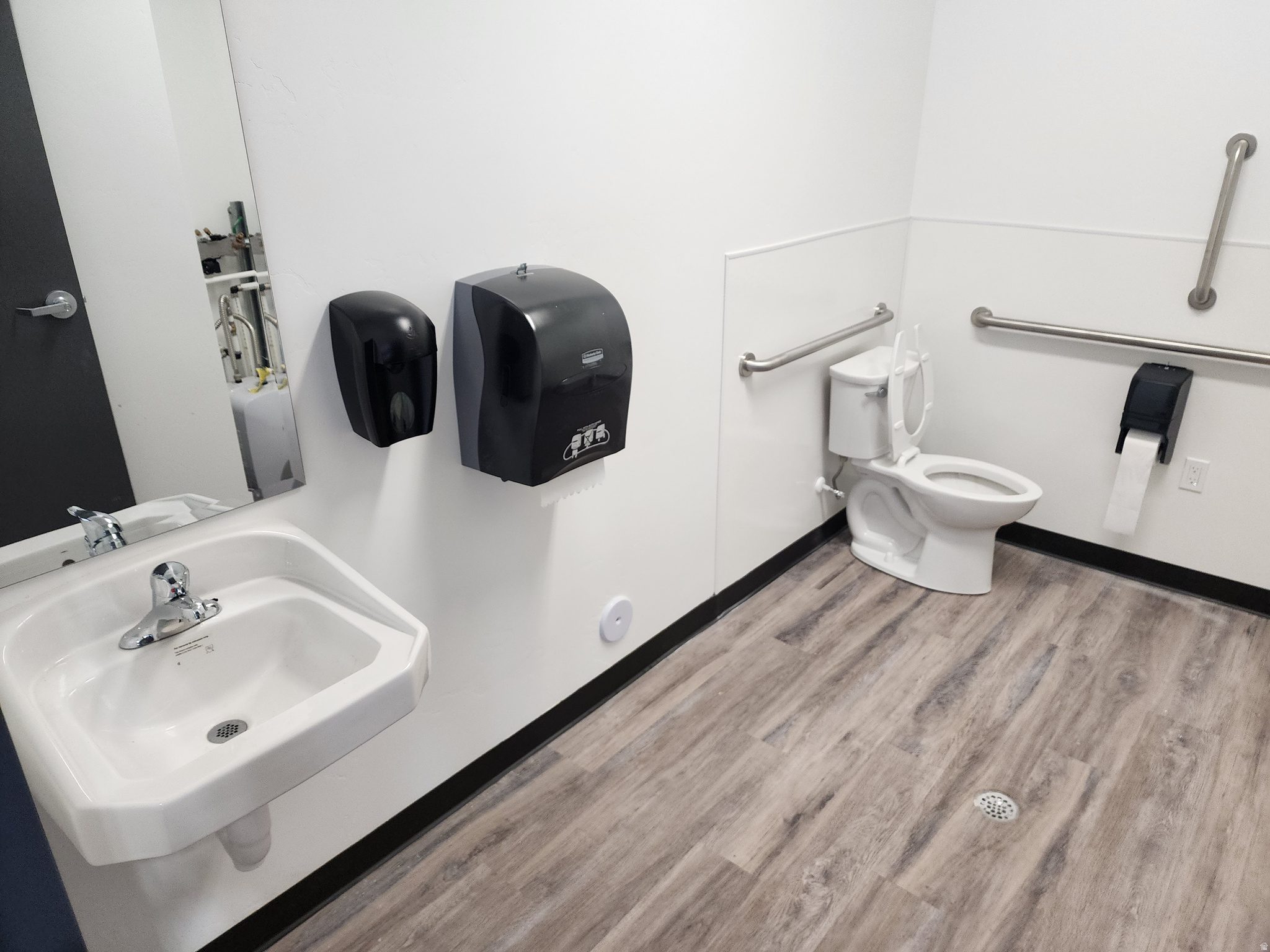 main property photo 9