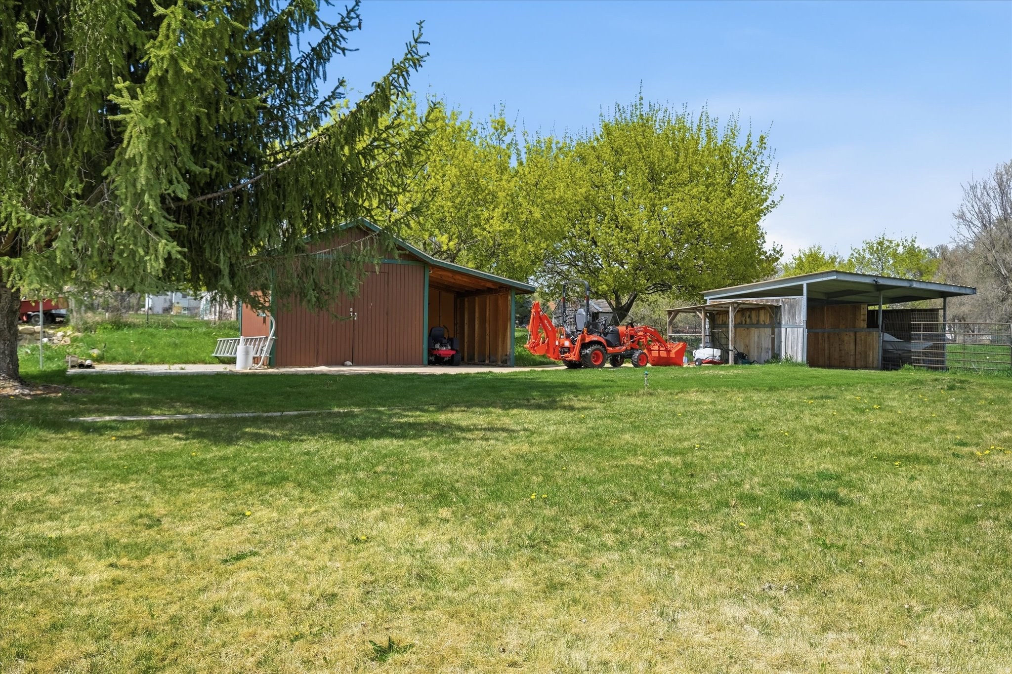 main property photo 45