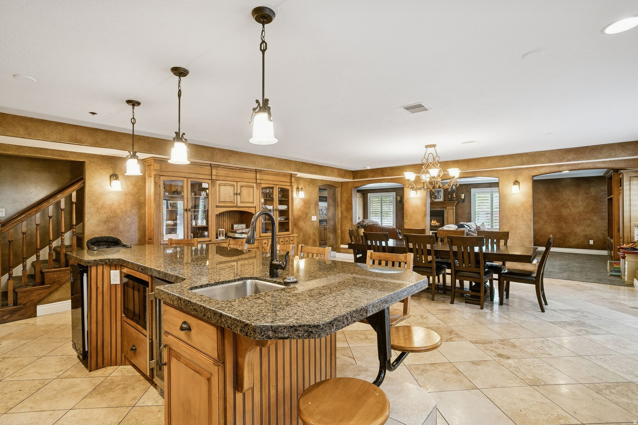 main property photo 50