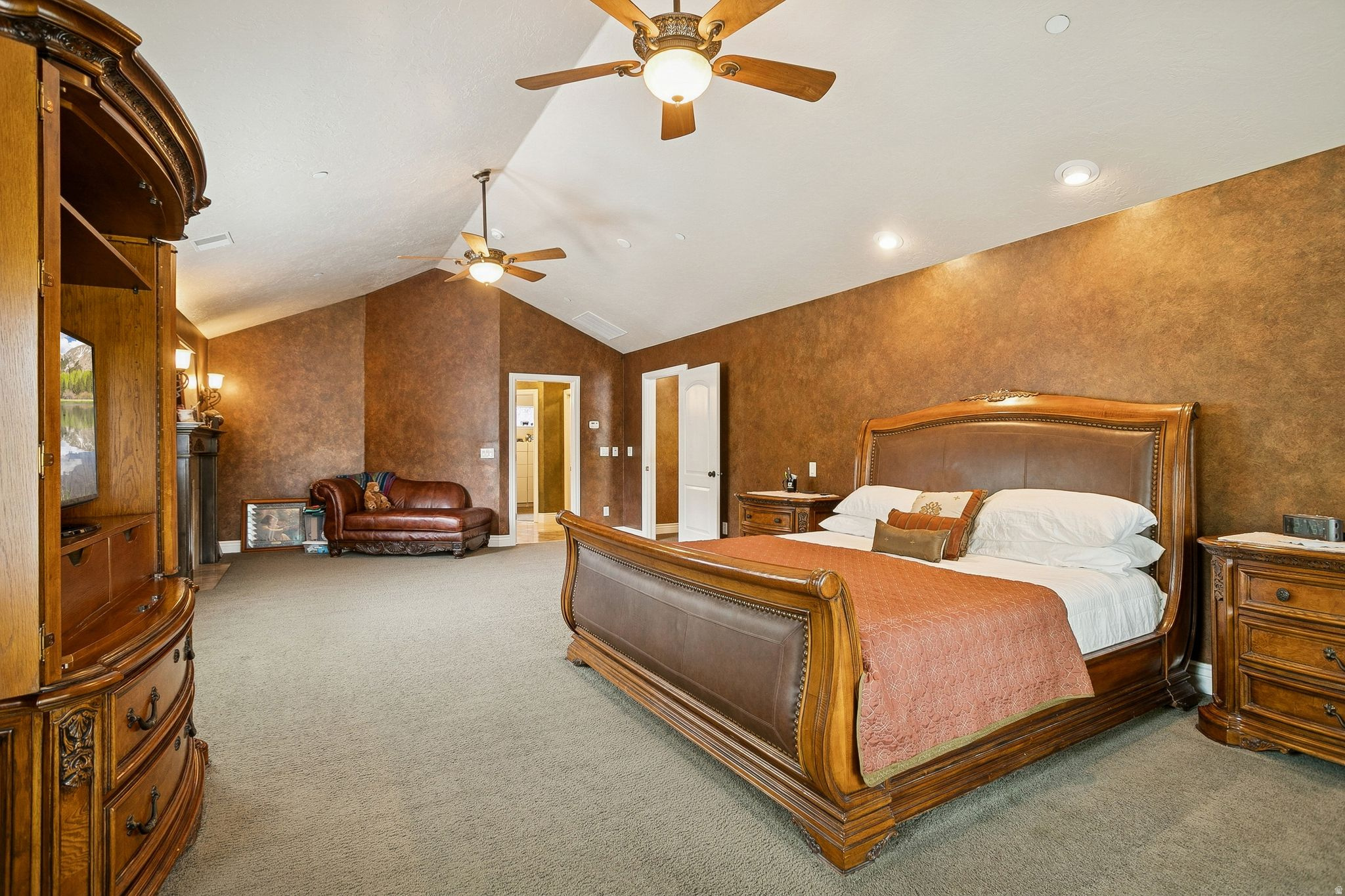 main property photo 74