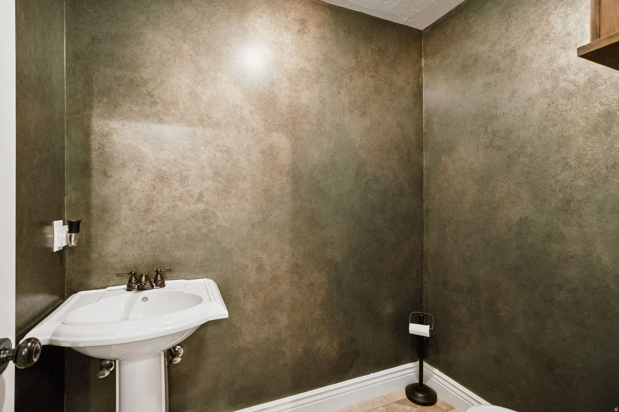 main property photo 80