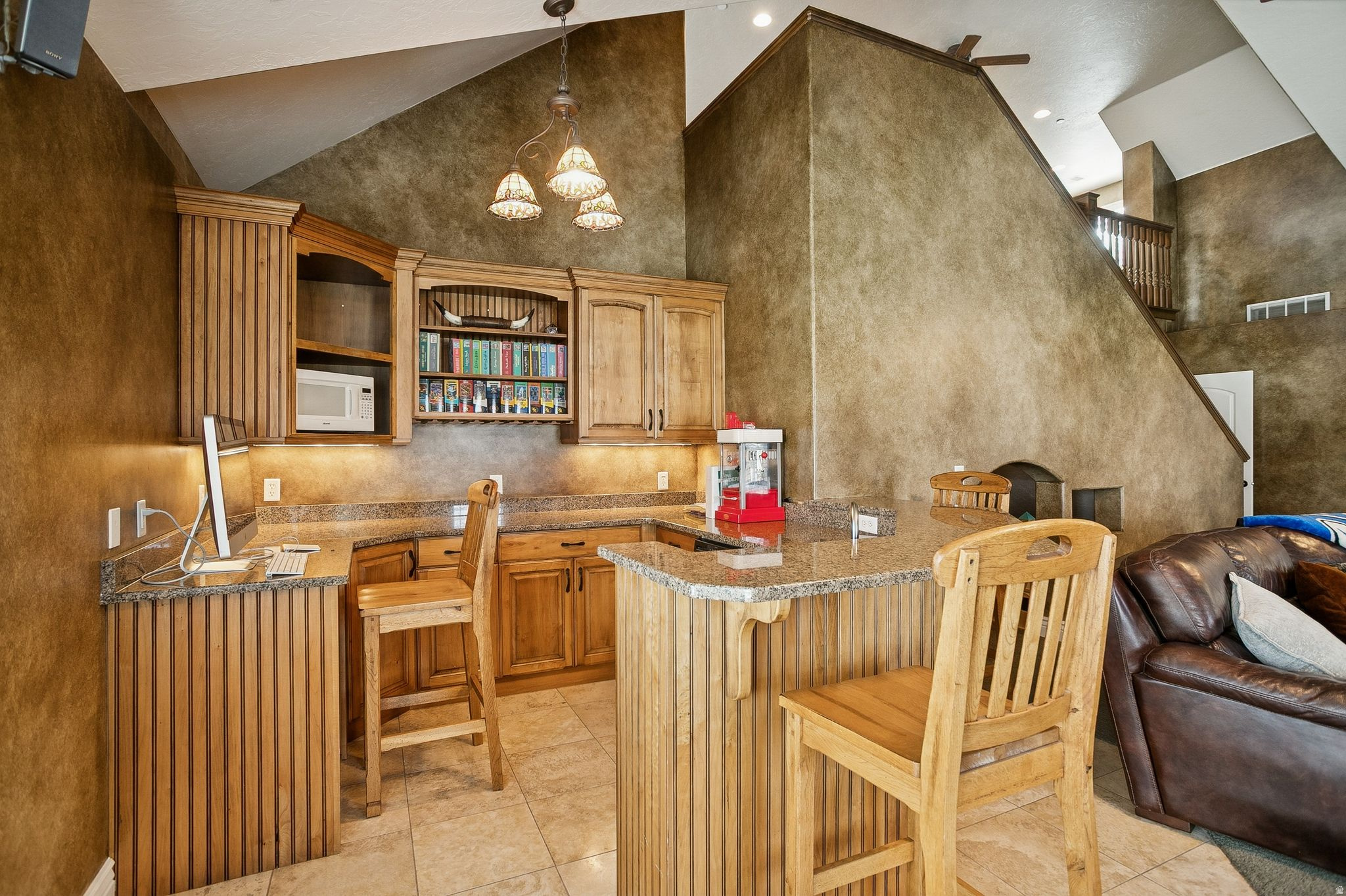 main property photo 94