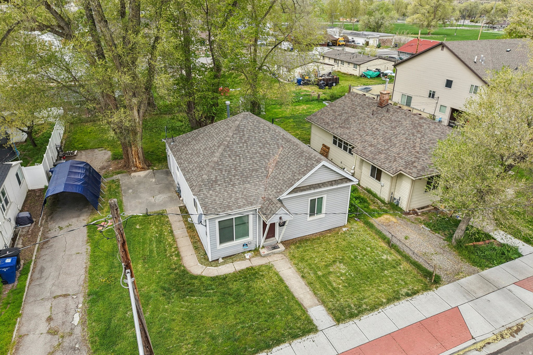 main property photo 23