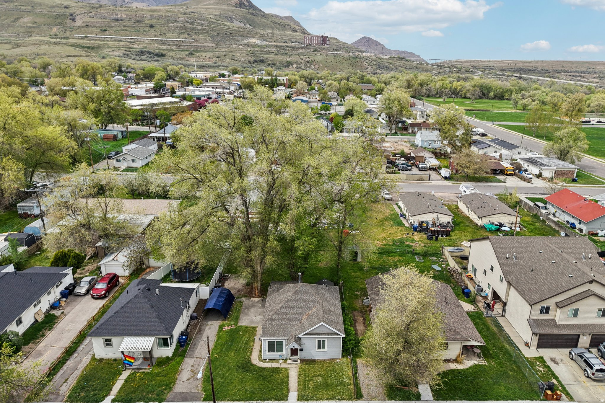 main property photo 25