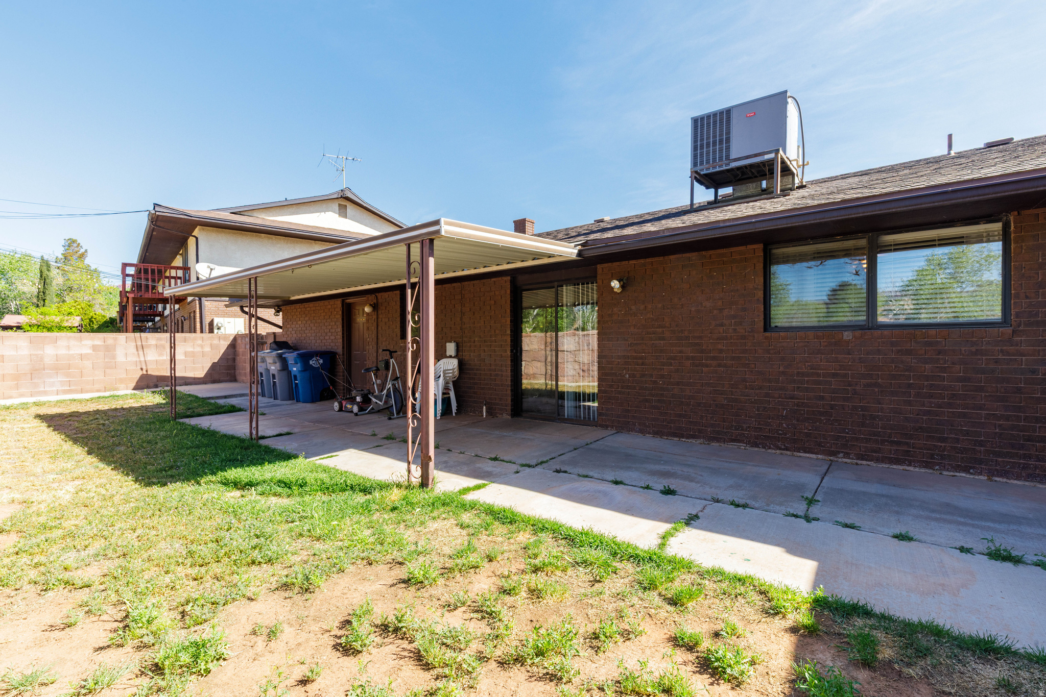 main property photo 17