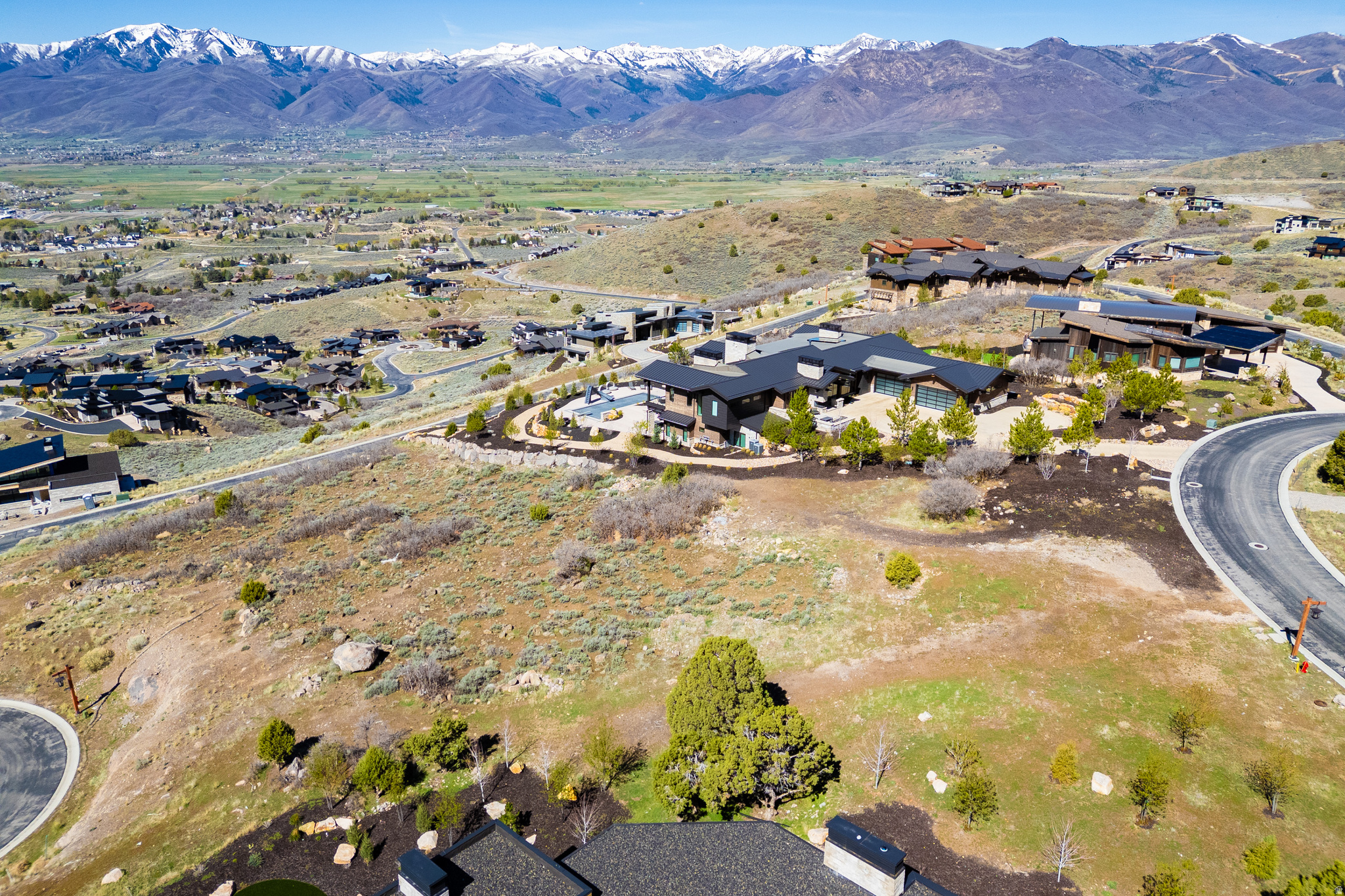 main property photo 12