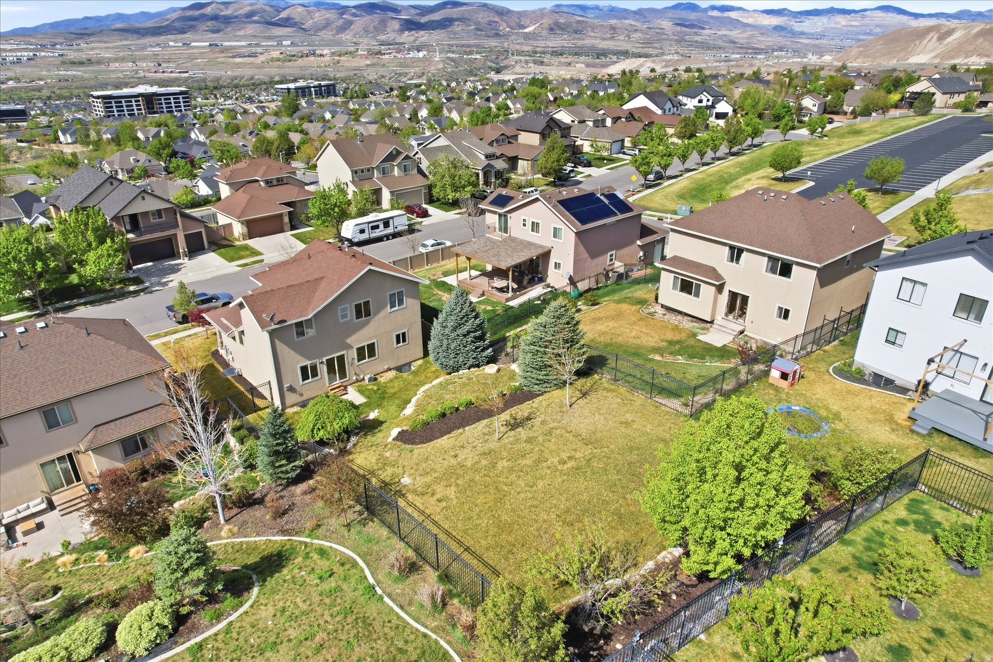 main property photo 30