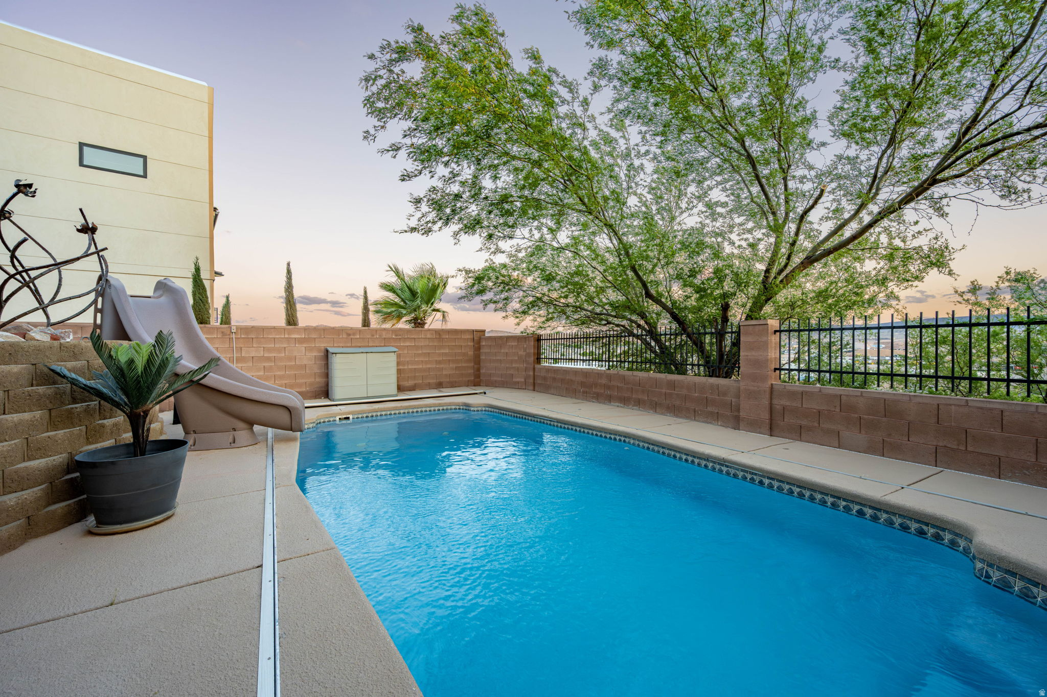 main property photo 47