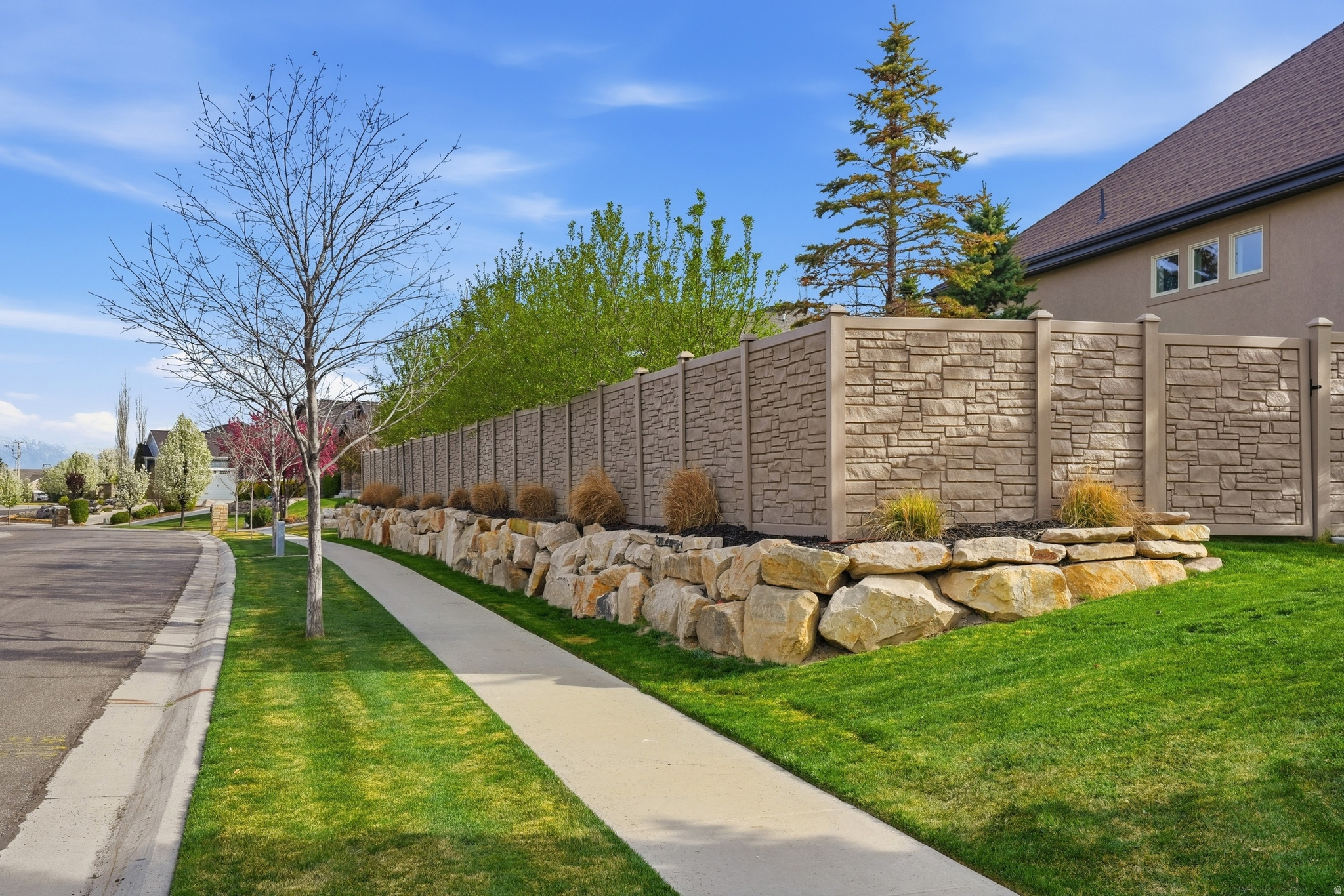 main property photo 75