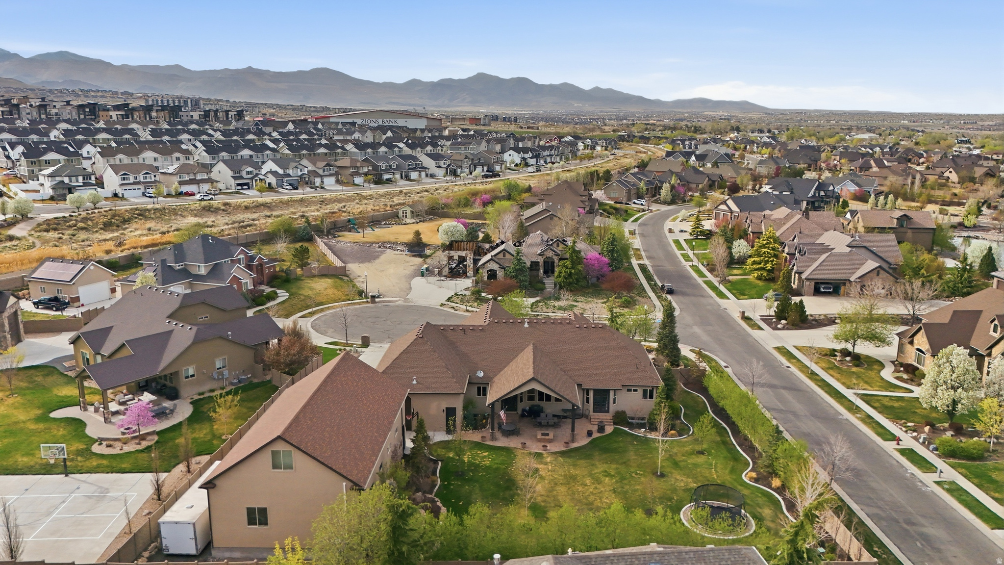main property photo 81