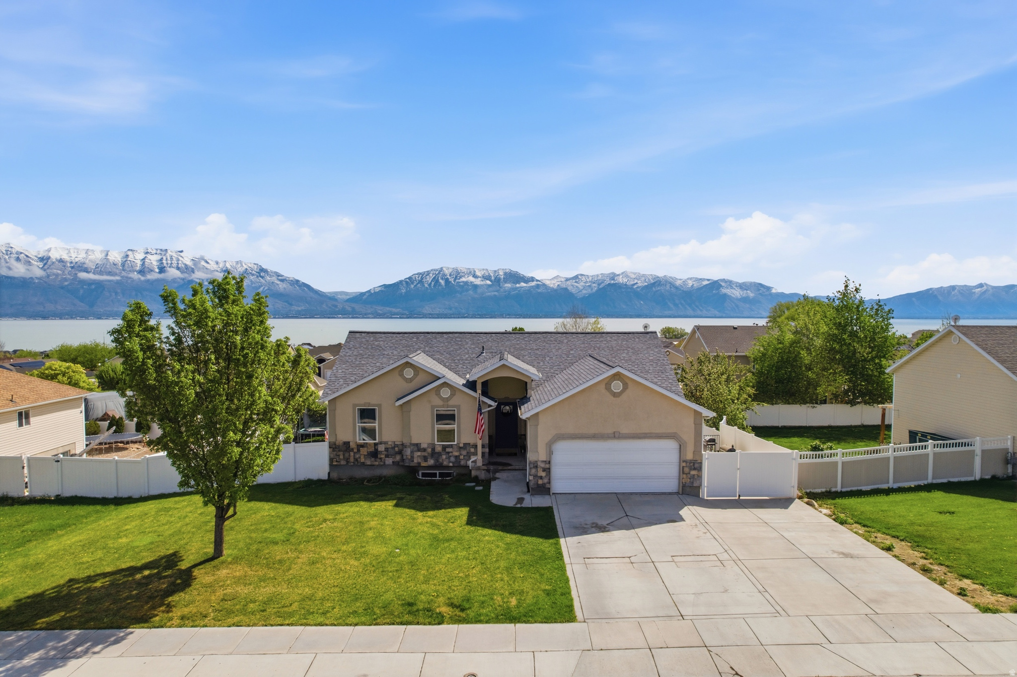 main property photo 44