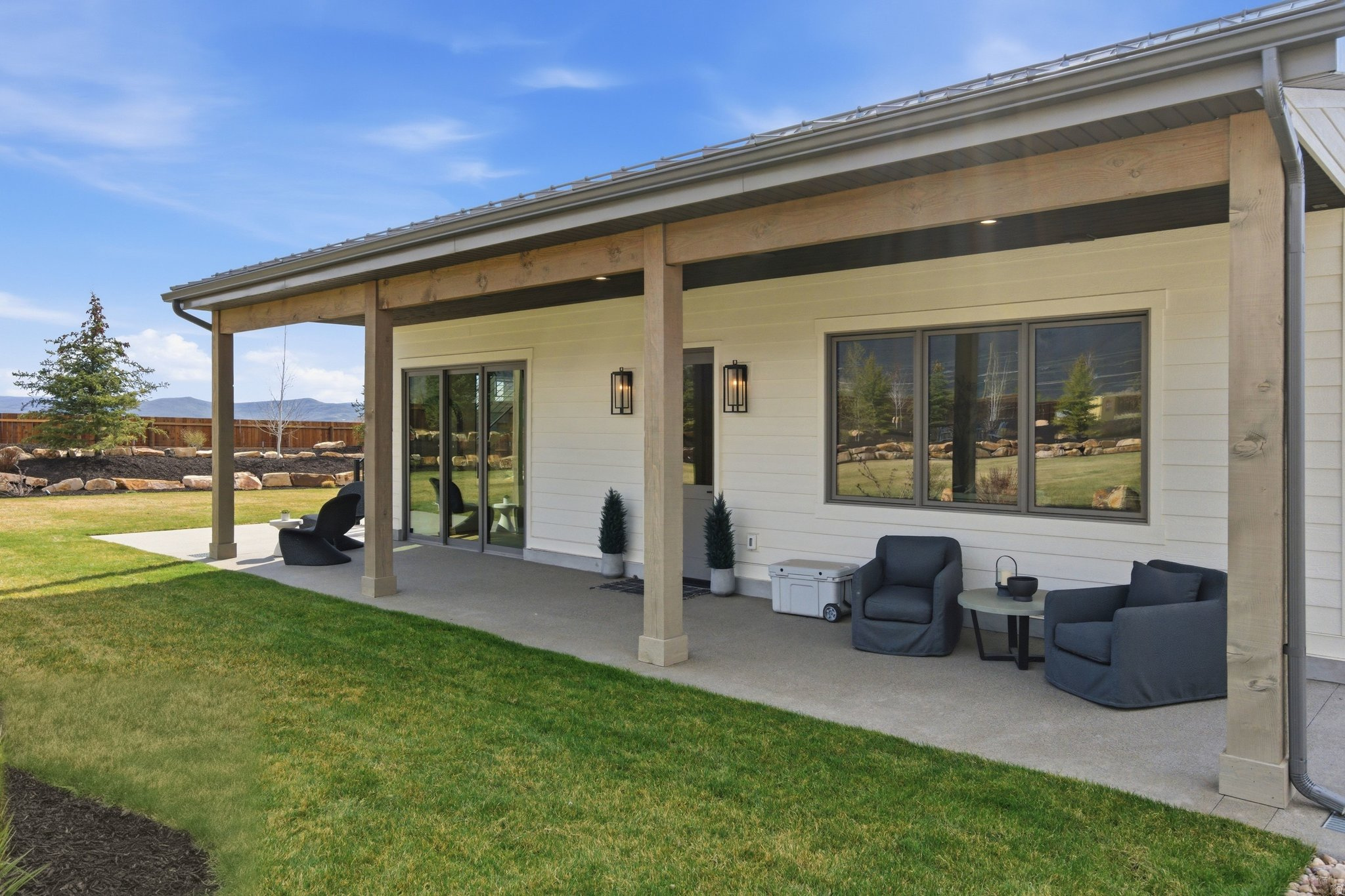 main property photo 74