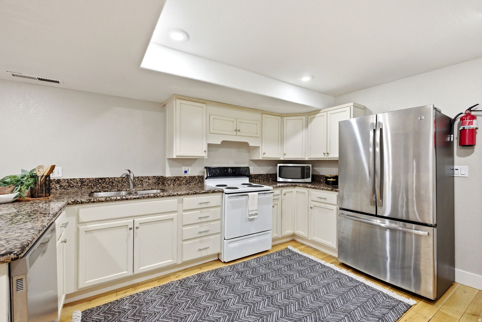 main property photo 60