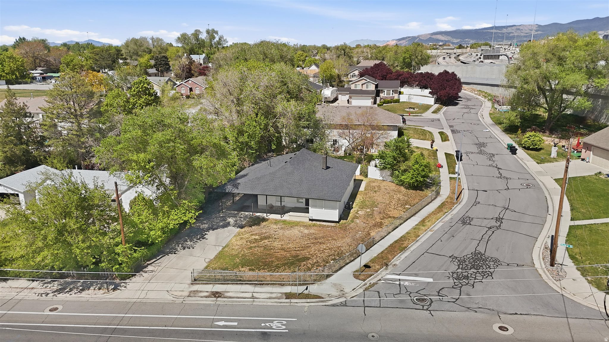 main property photo 40